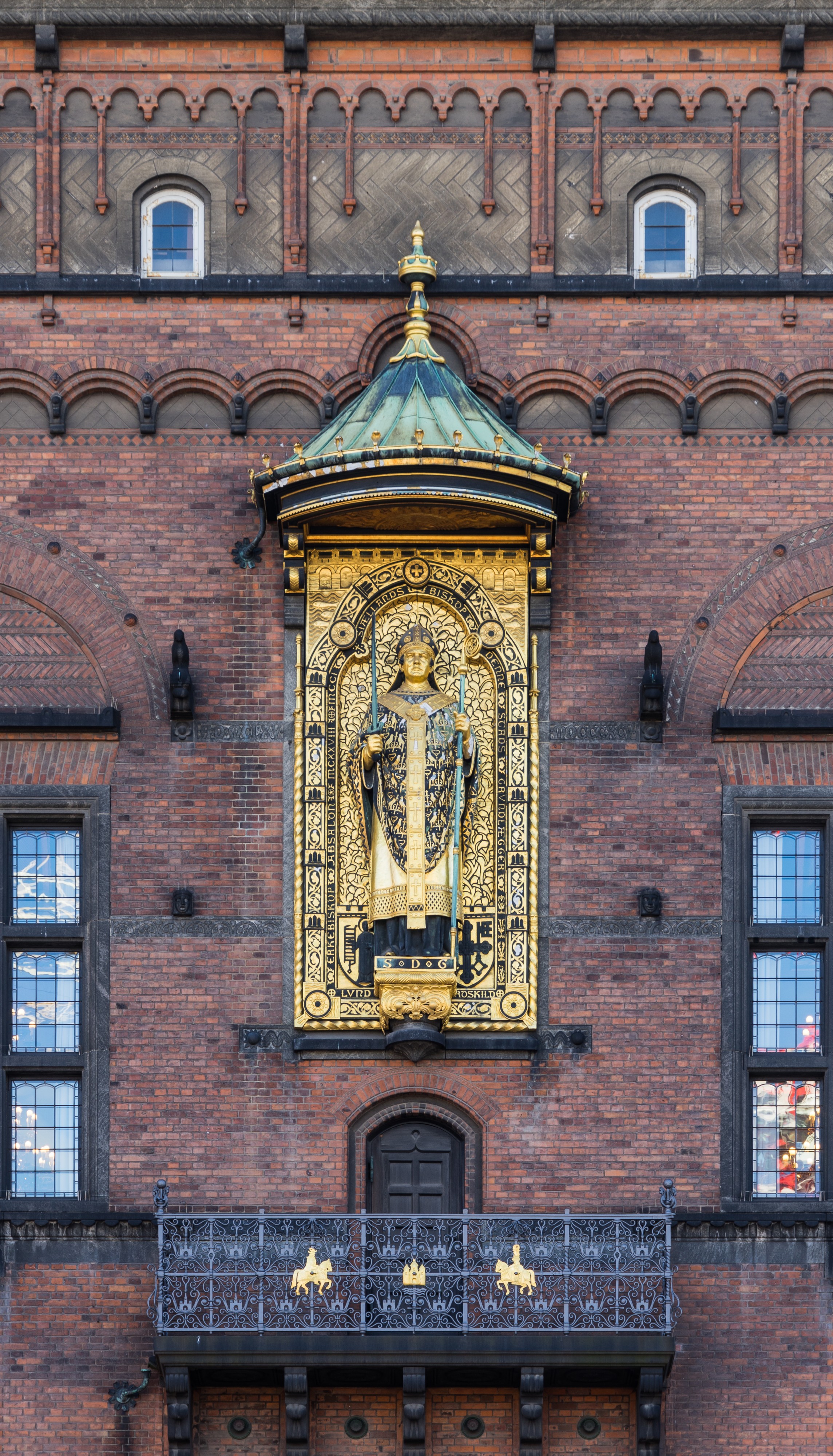 Statue Absalon Copenhagen city hall