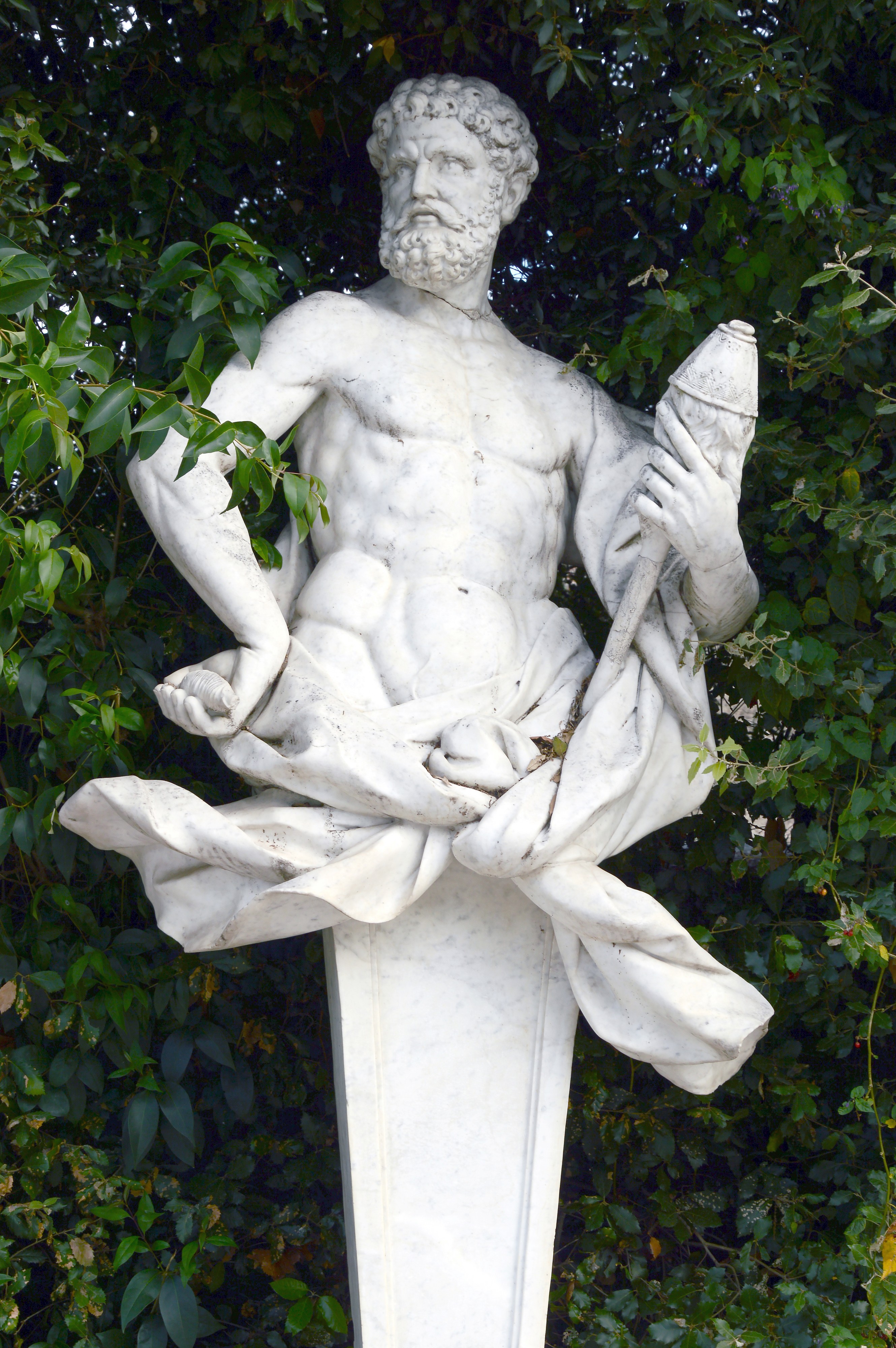 Statue in the garden of Palace of Caserta3