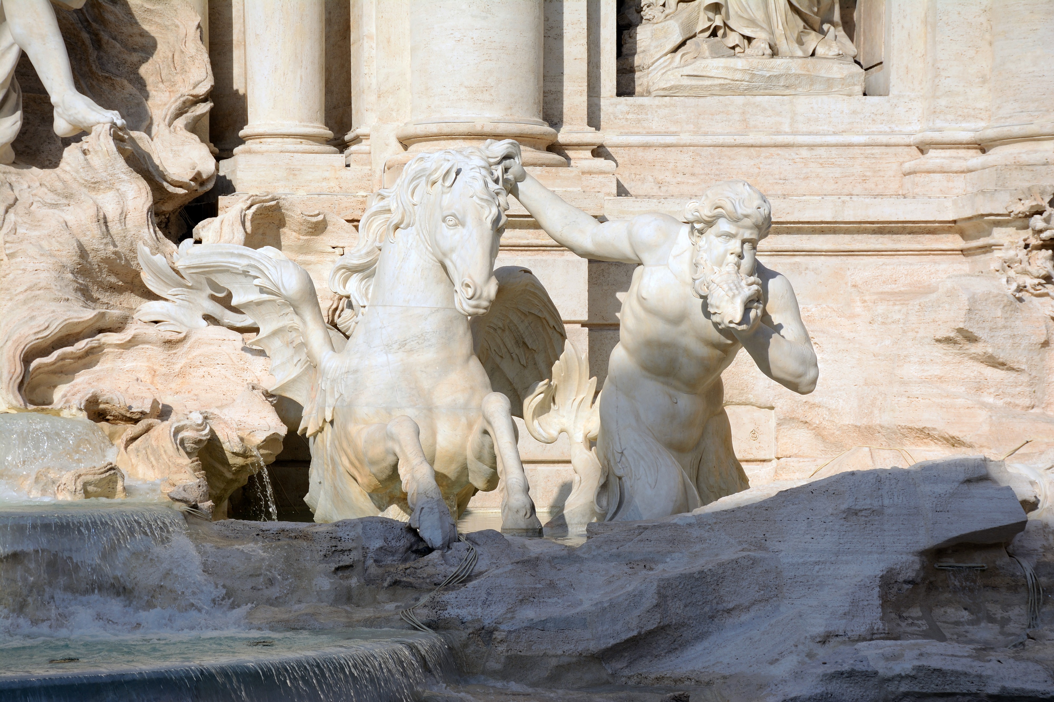 Trevi fountain - details 2