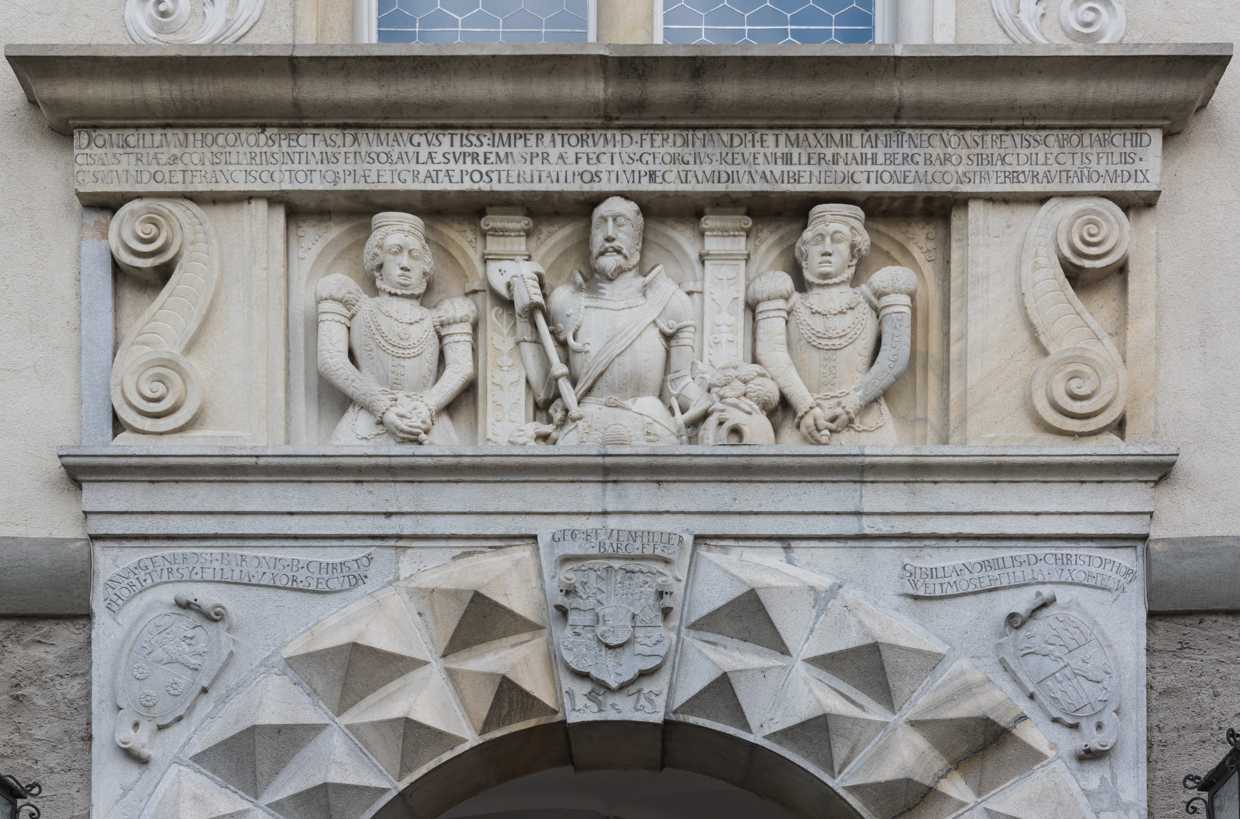Wernberg Kloster N-Portal Supraporte mit Khevenhueller-Brustreliefs 09102015 8046