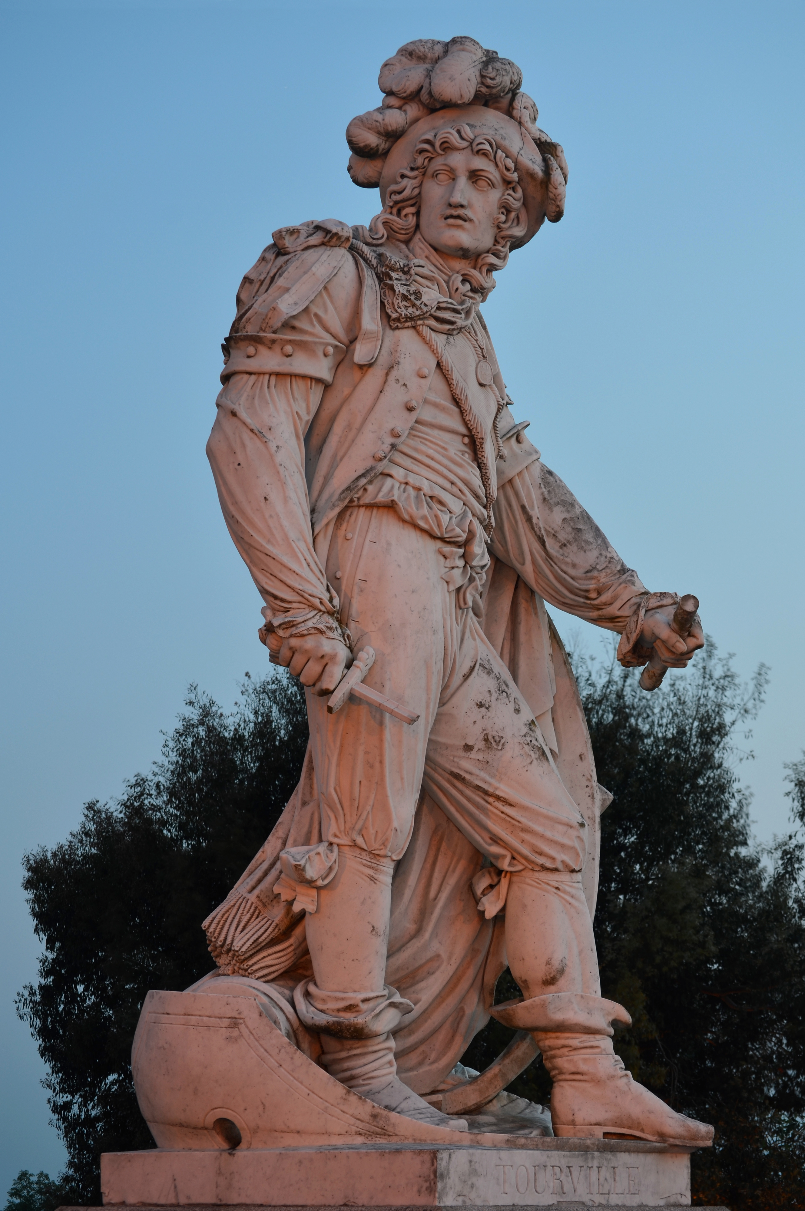 TourvilleStatue 05