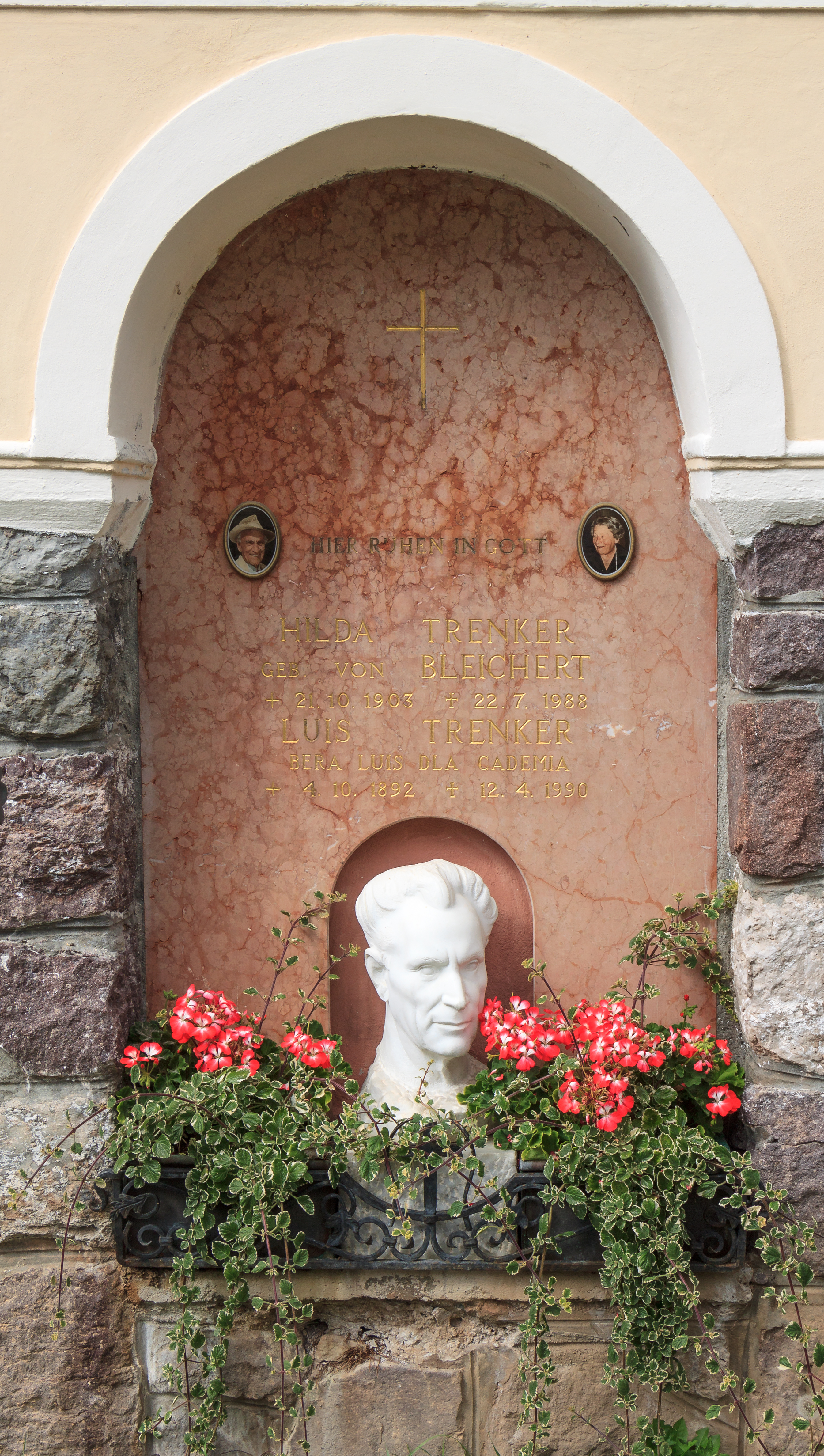 Trenker memorial plaque - Urtijëi
