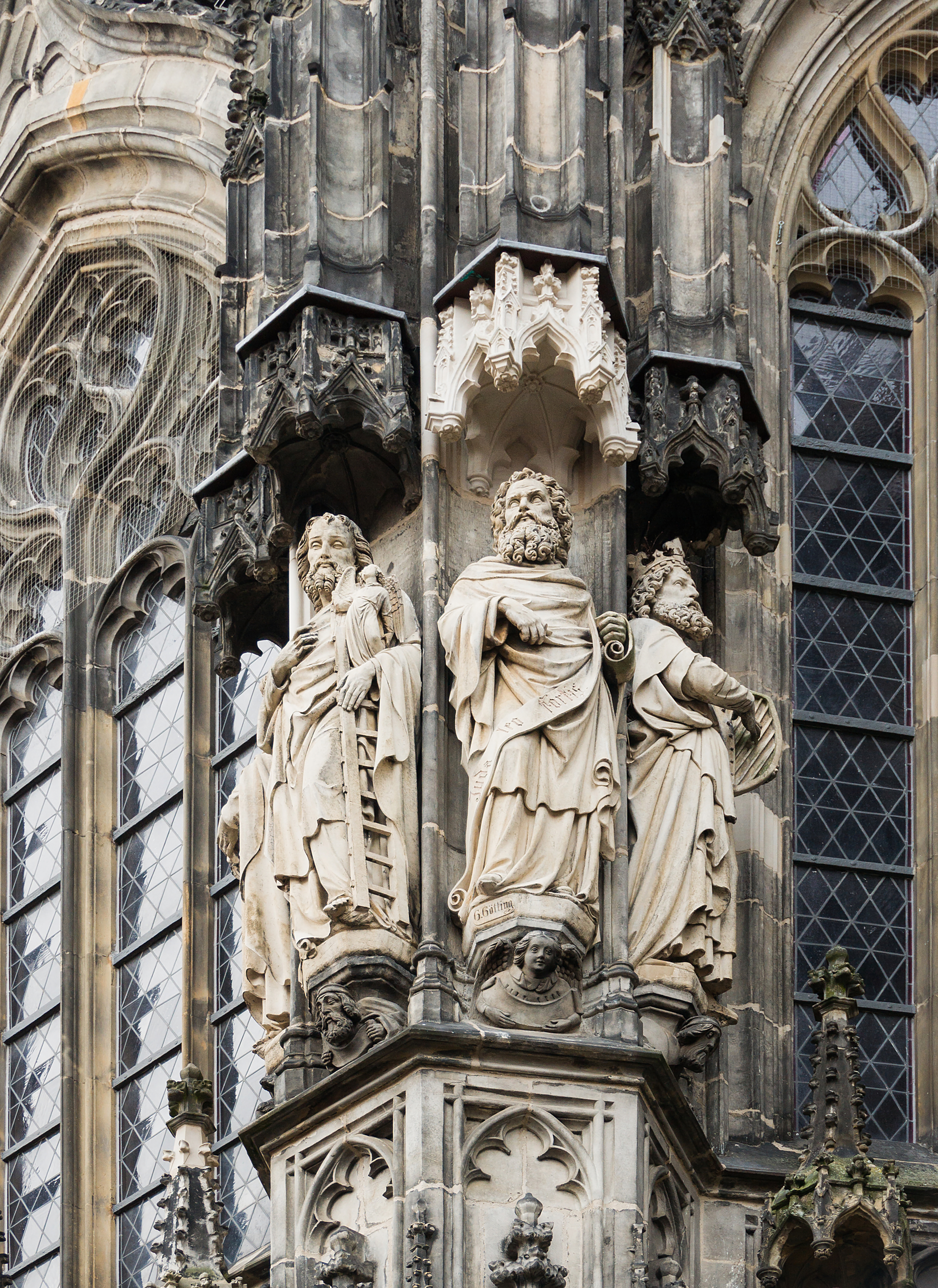 Trois statues, cathédrale, Aix-la-Chapelle, Allemagne