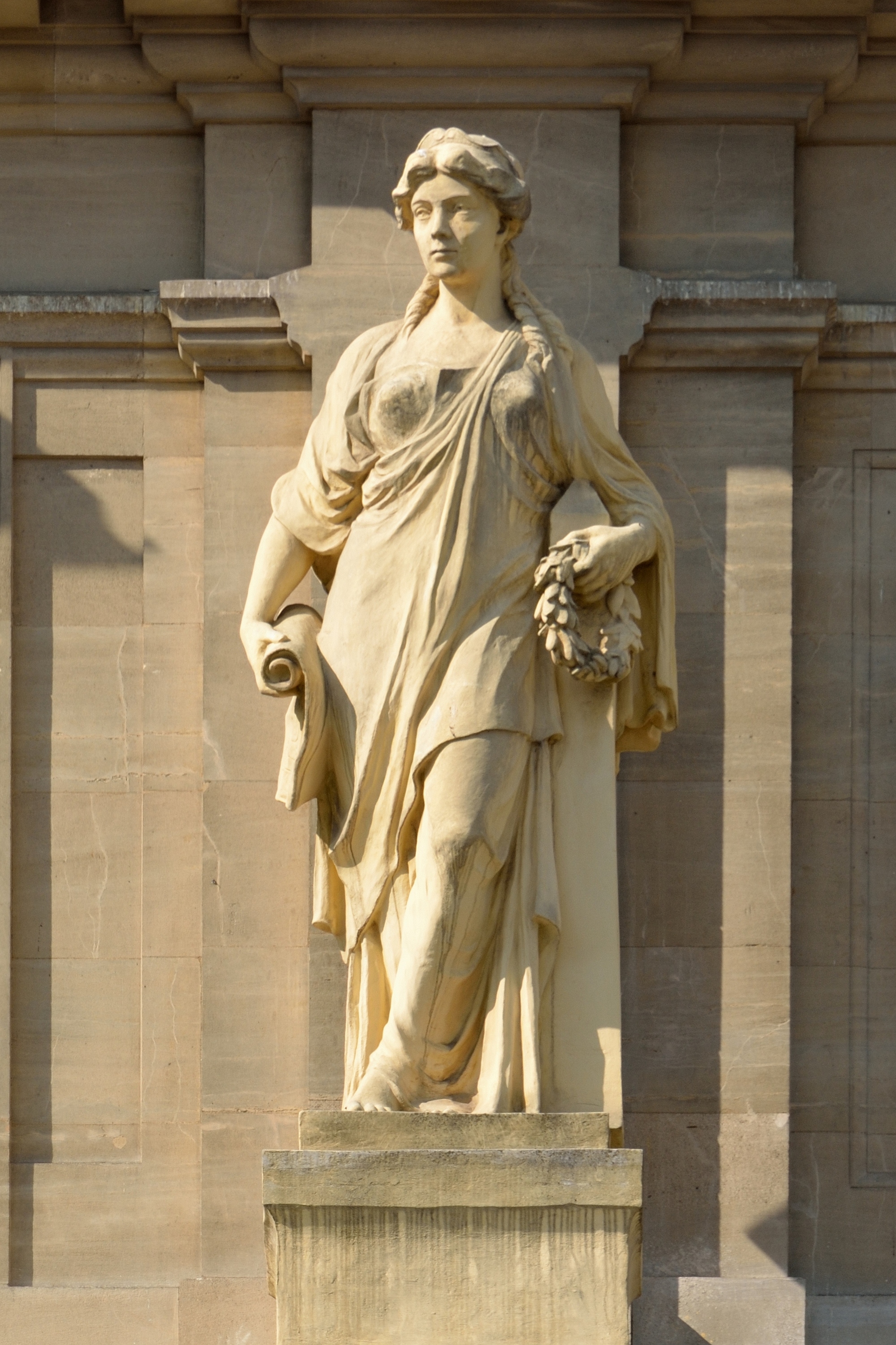 TU Wien Stiege 2 Statue 4 DSC 7815w