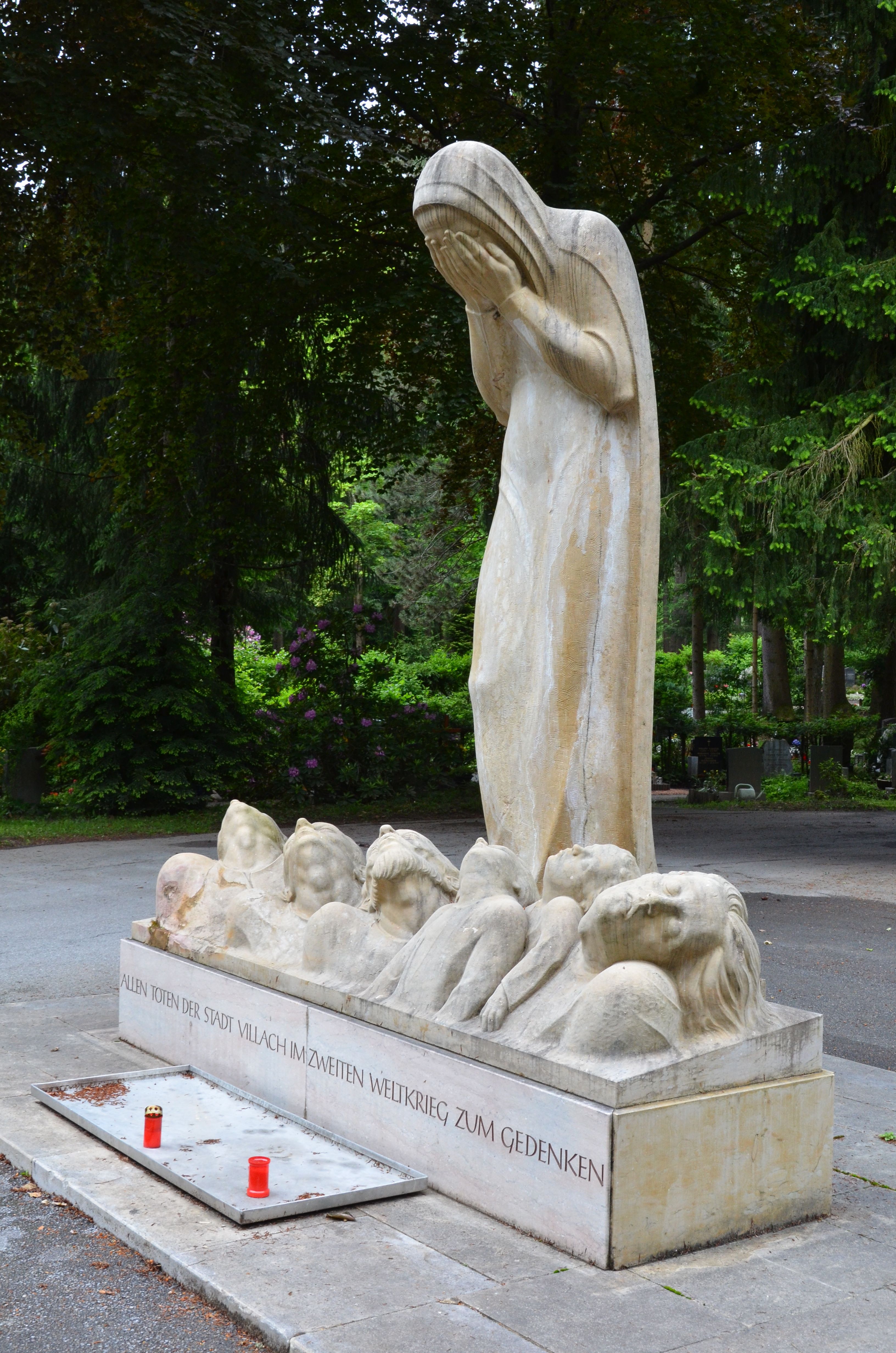 Villach Sankt Martin Waldfriedhof Kriegerdenkmal von Josef Dobner 05062013 044