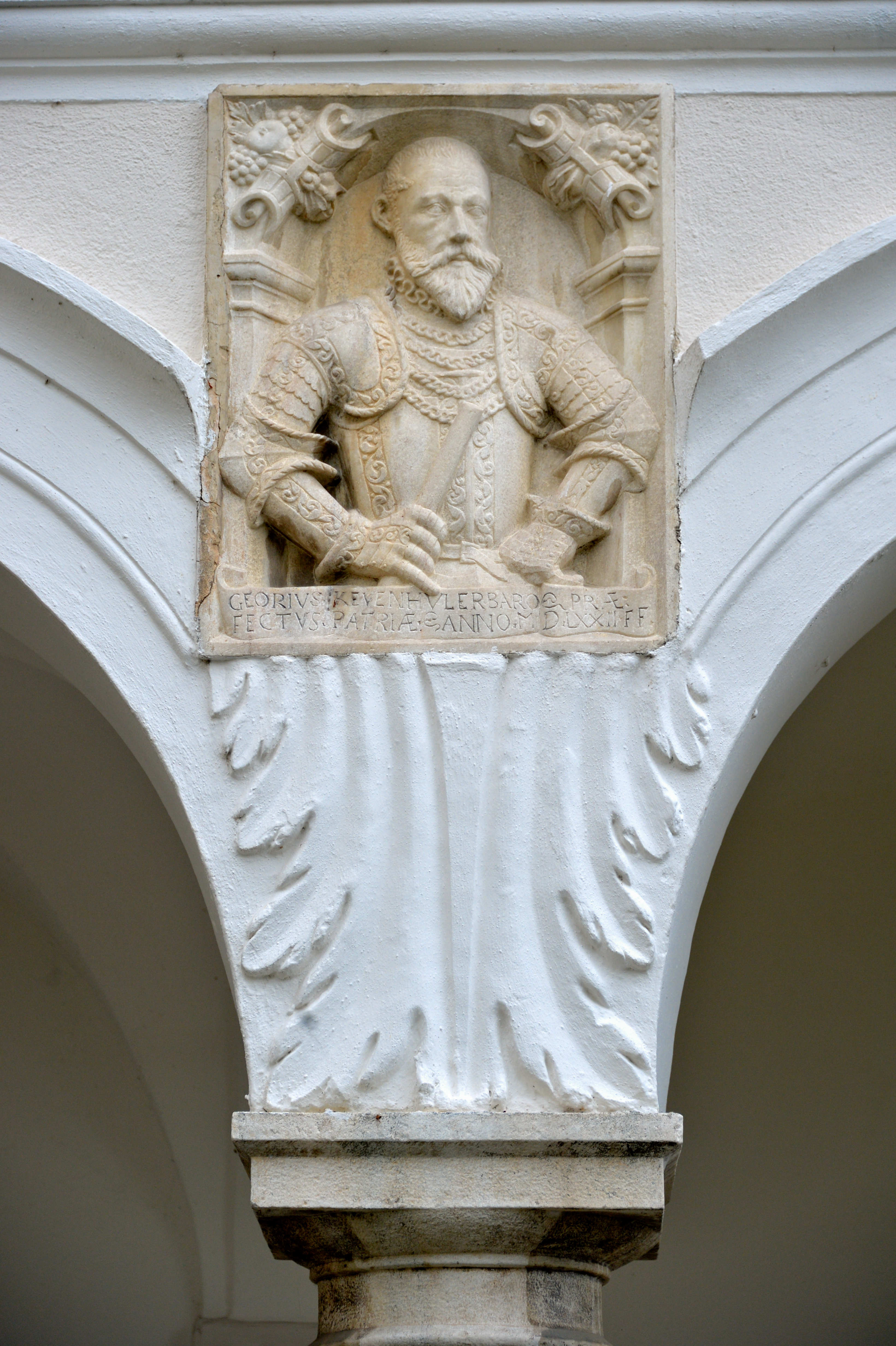 Wernberg Kloster Arkadenhof Brustrelief Georg Khevenhueller 14112014 947