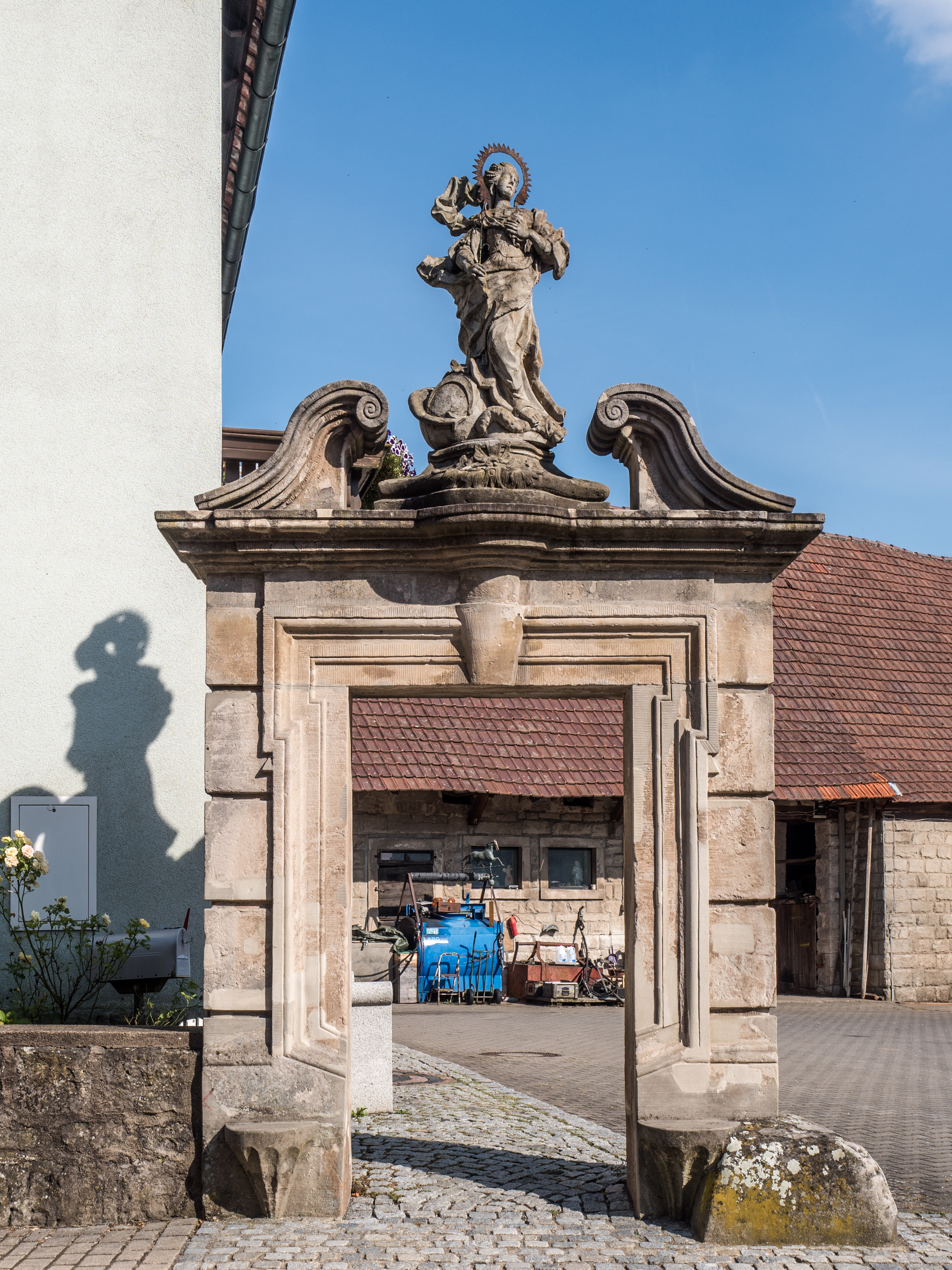 Wustviel-hofportal-9240028