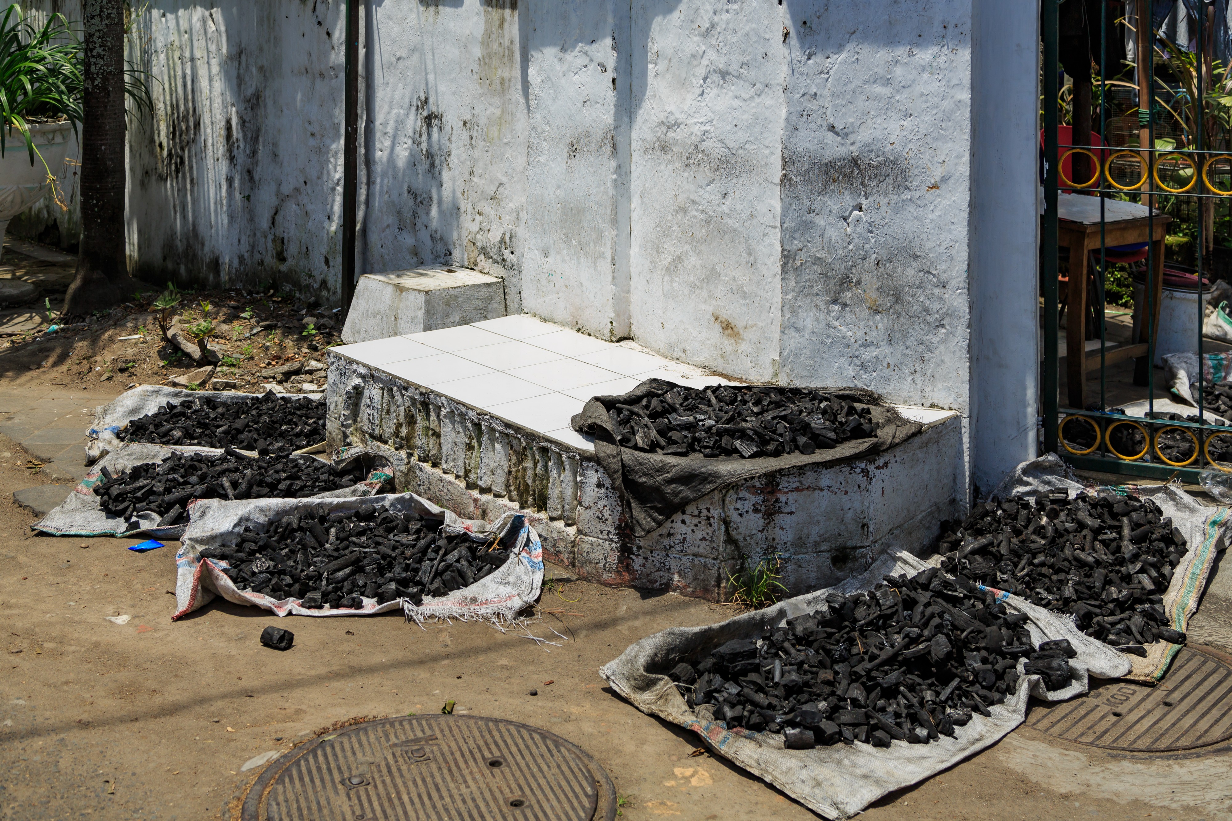 Yogyakarta Indonesia Sale-of-charcoal-01