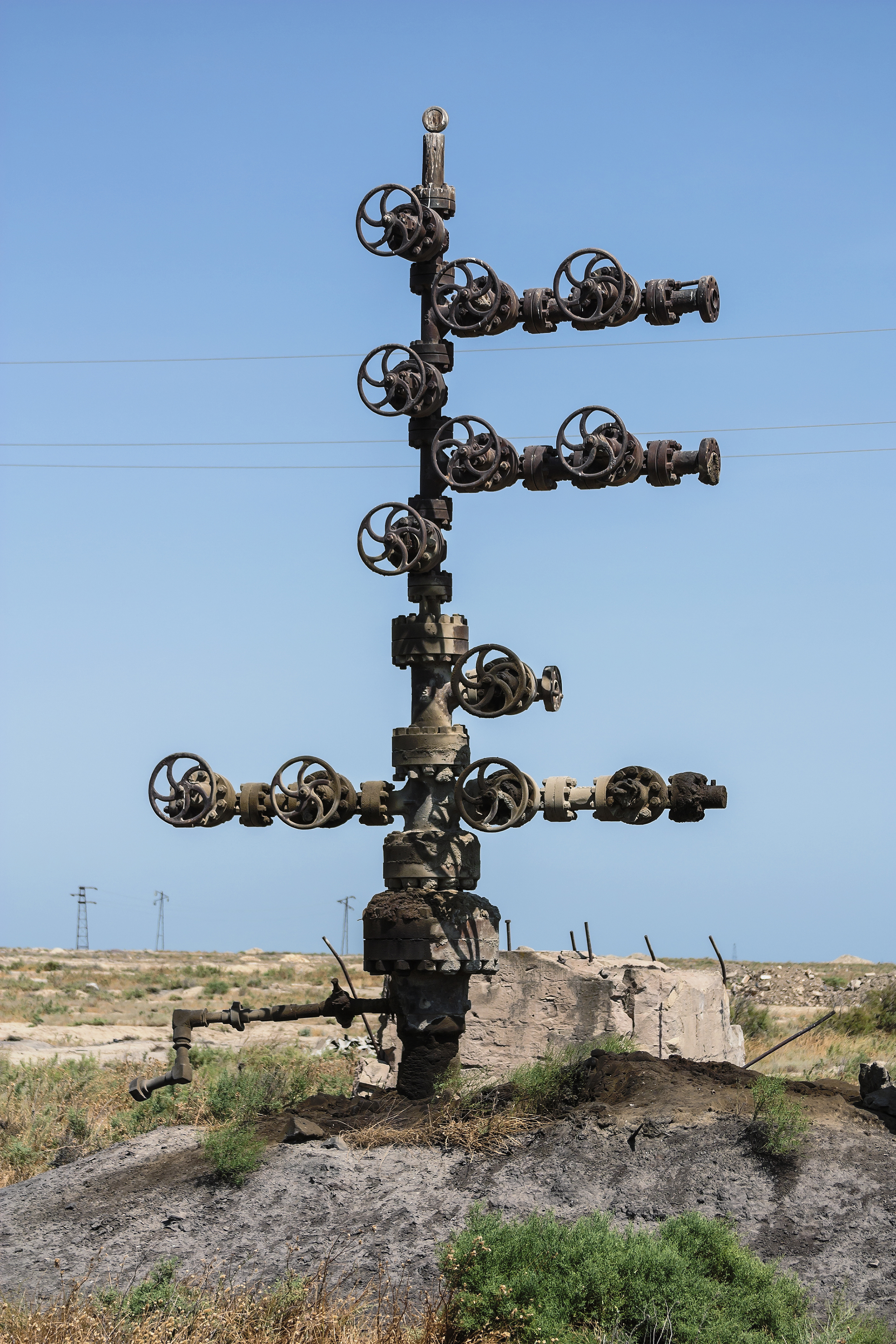 Abandoned oil-distribution unit
