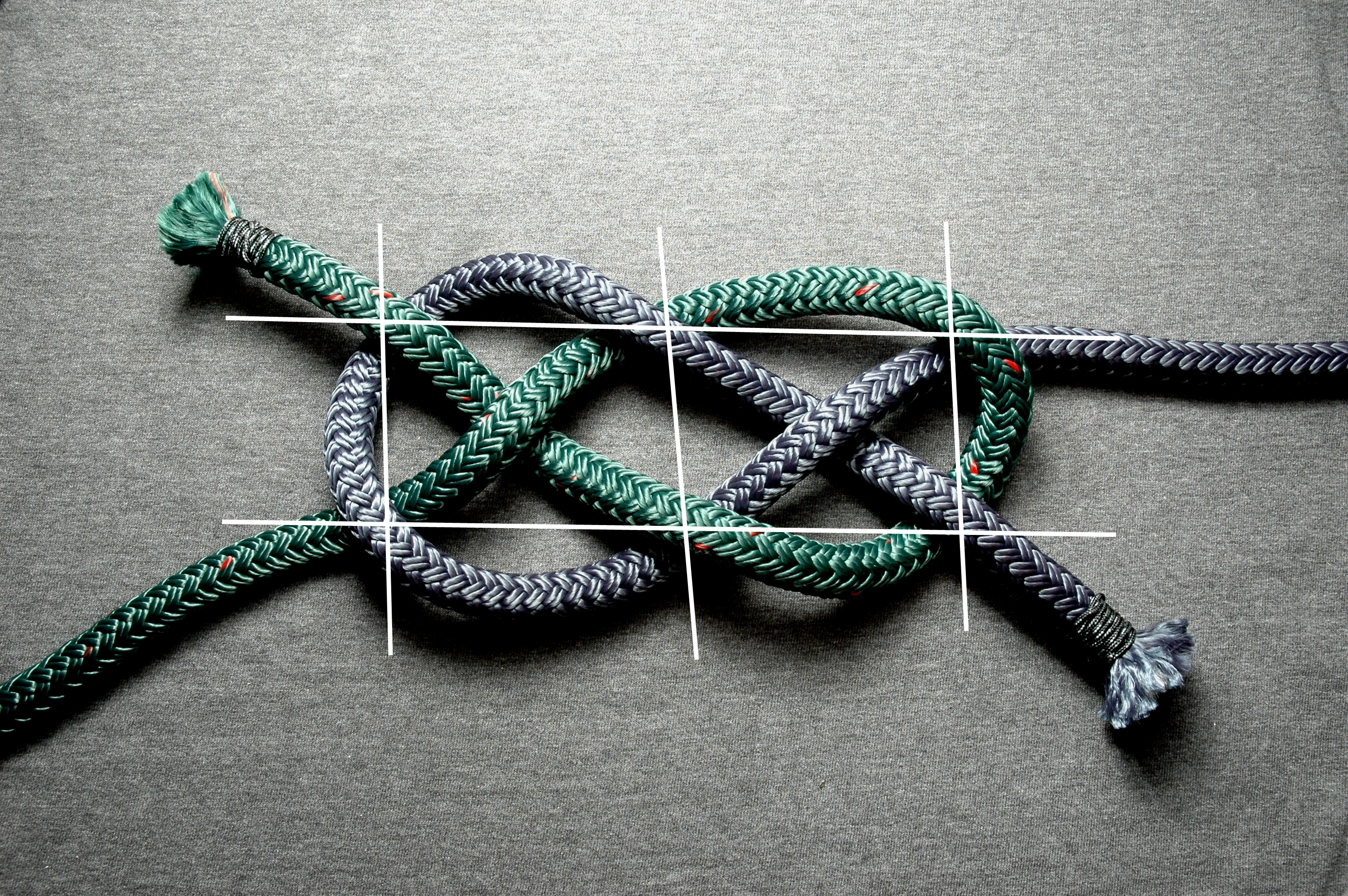 Carrick bend with basket weave grid