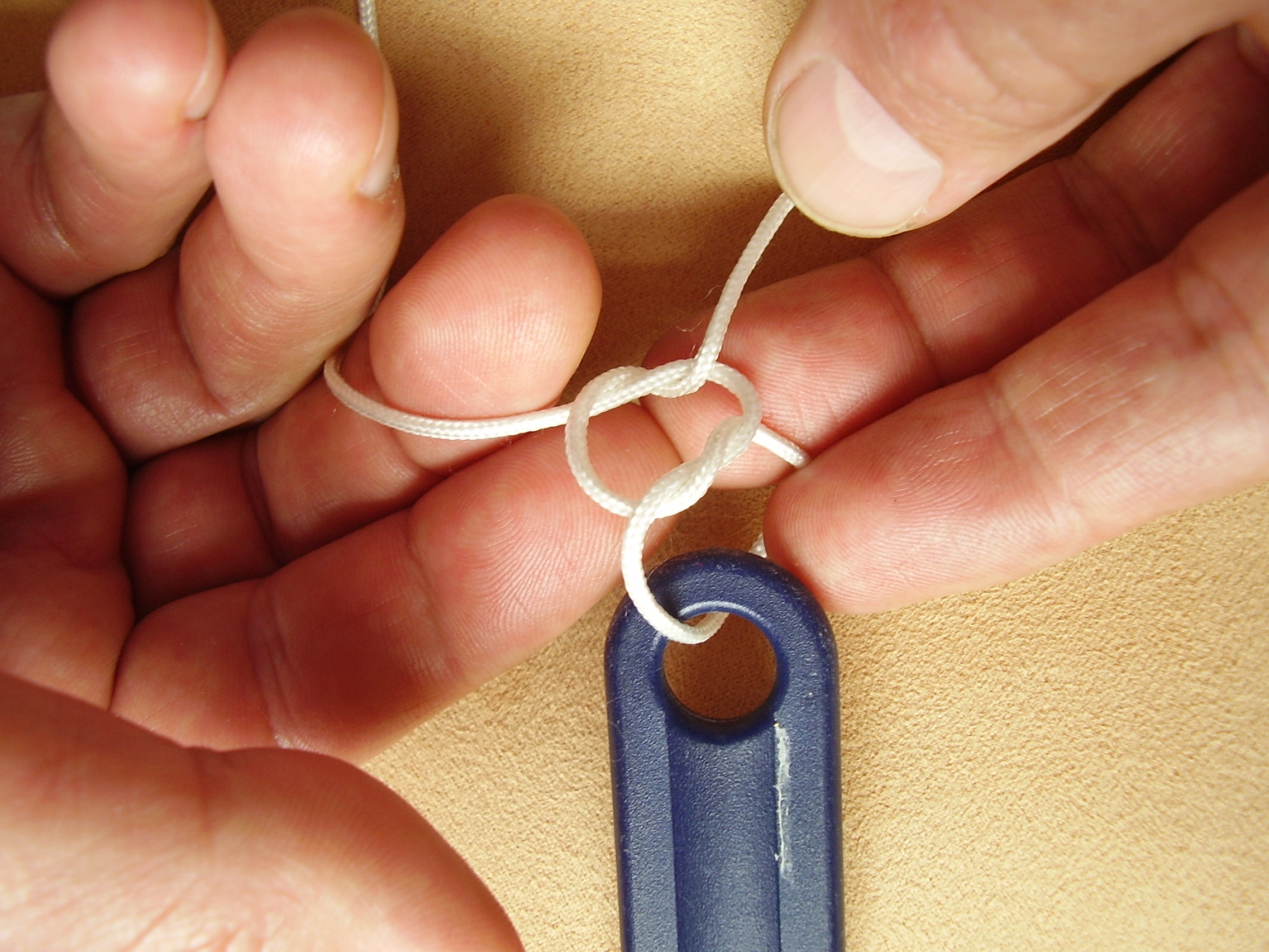Chirurgischer Knoten 15