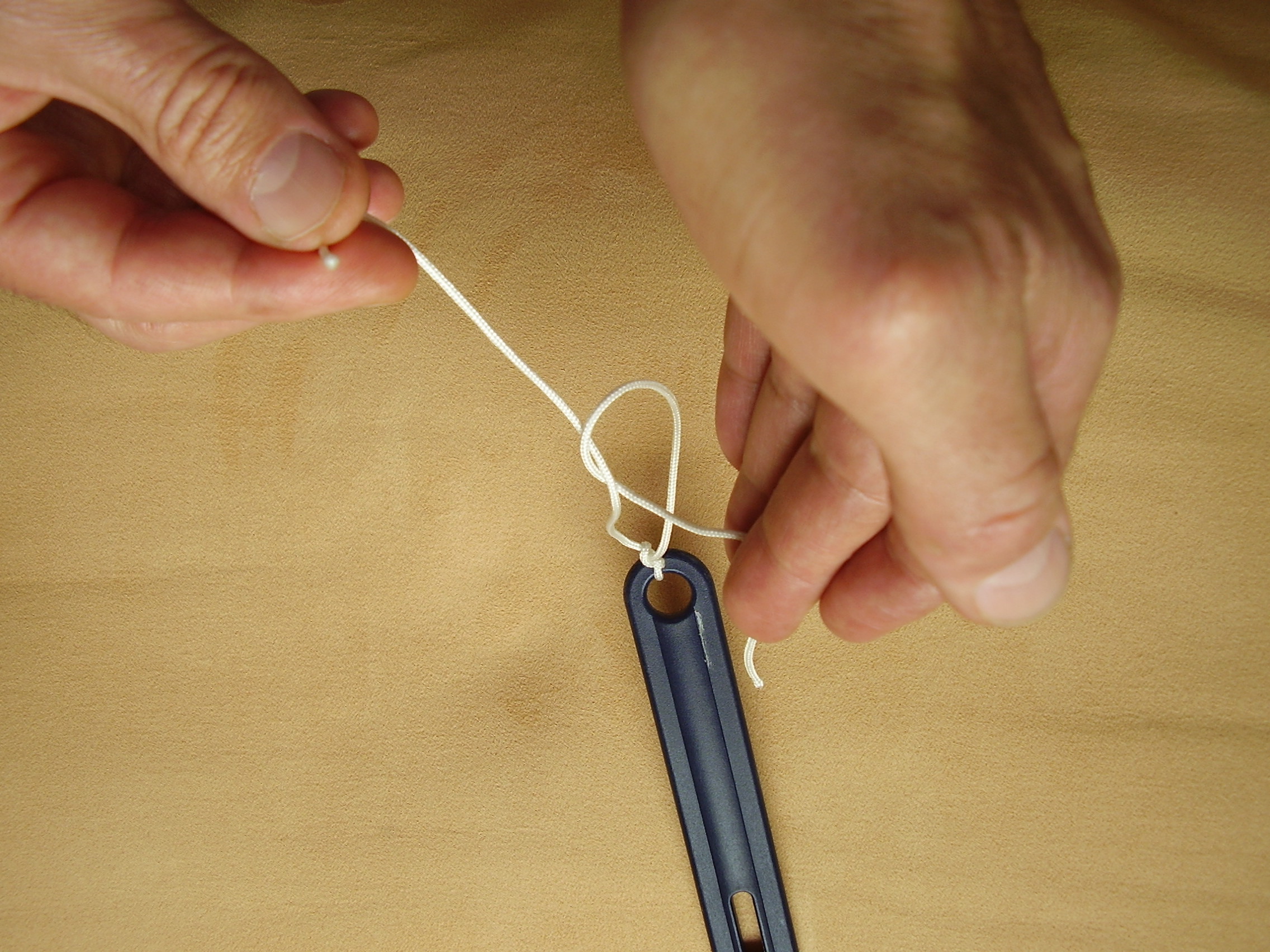 Chirurgischer Knoten 24