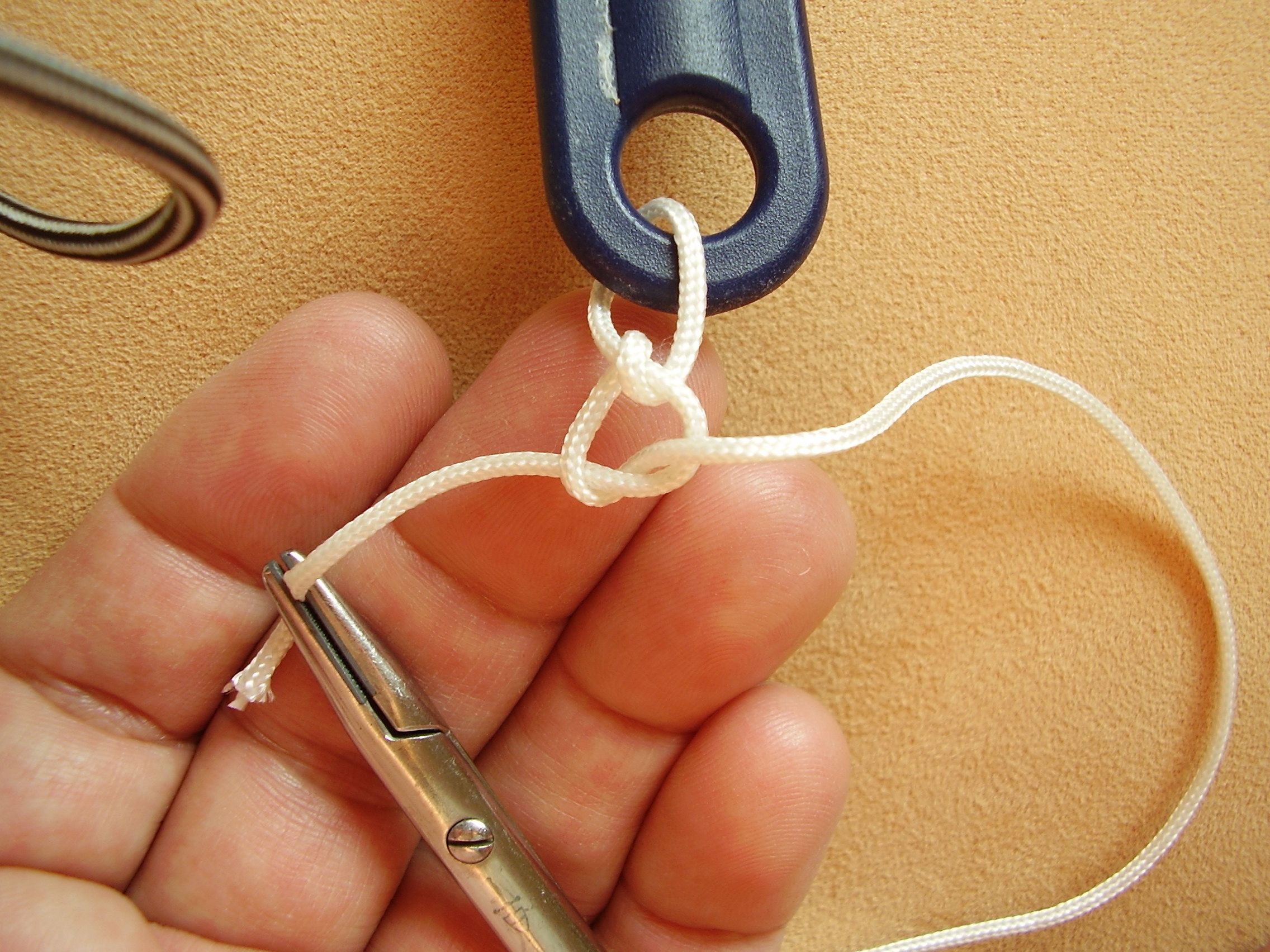 Chirurgischer Knoten a 38