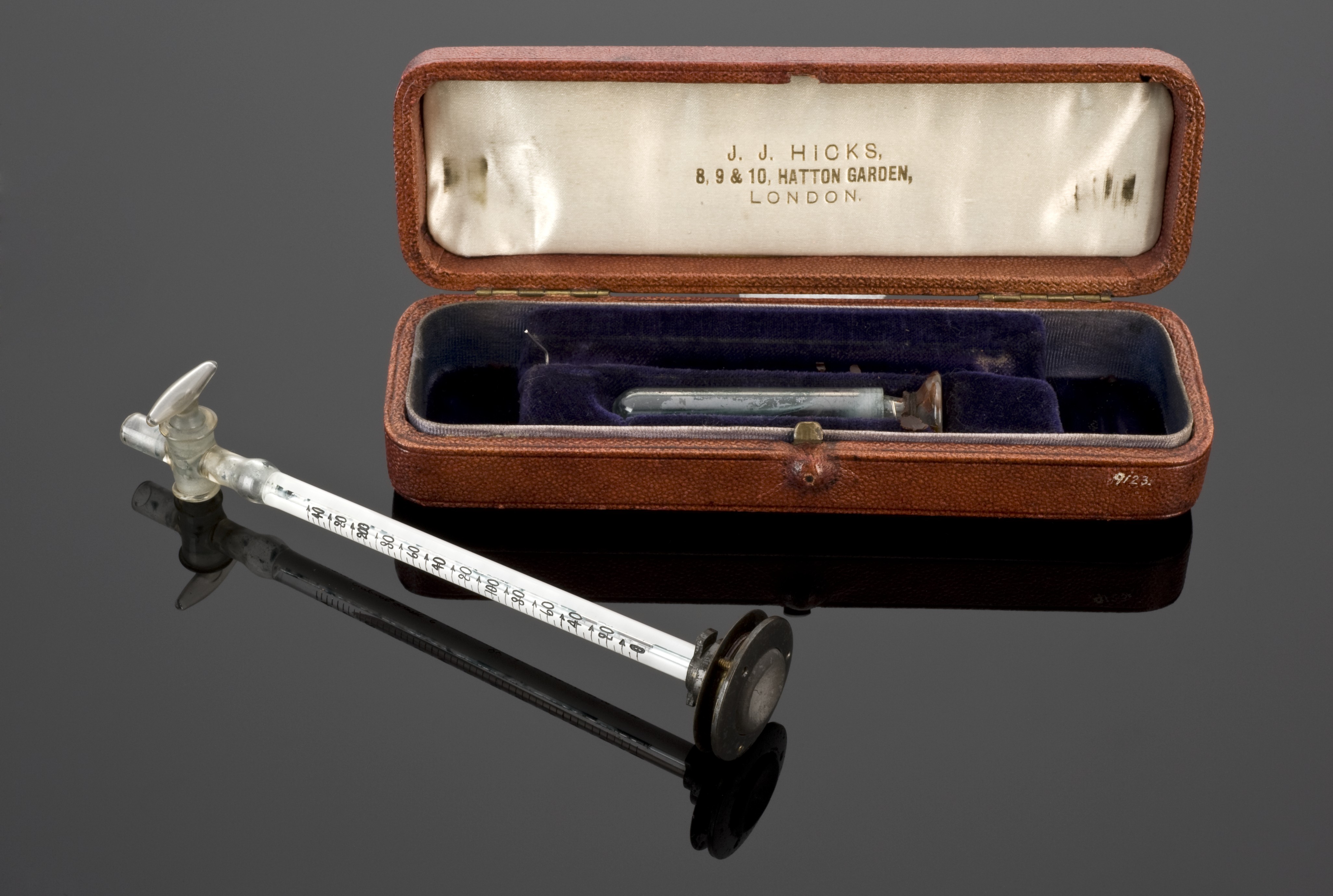 Hill and Barnard sphygmomanometer, London, England, 1886-189 Wellcome L0065150