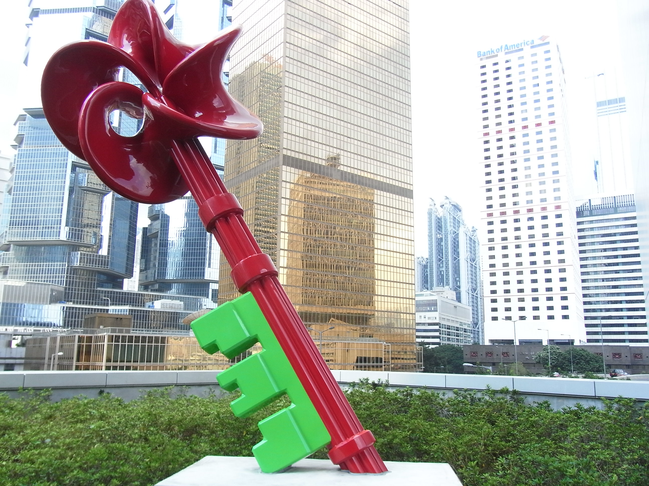HK Admiralty Tamar Park red sculpture Key in art Sept-2012
