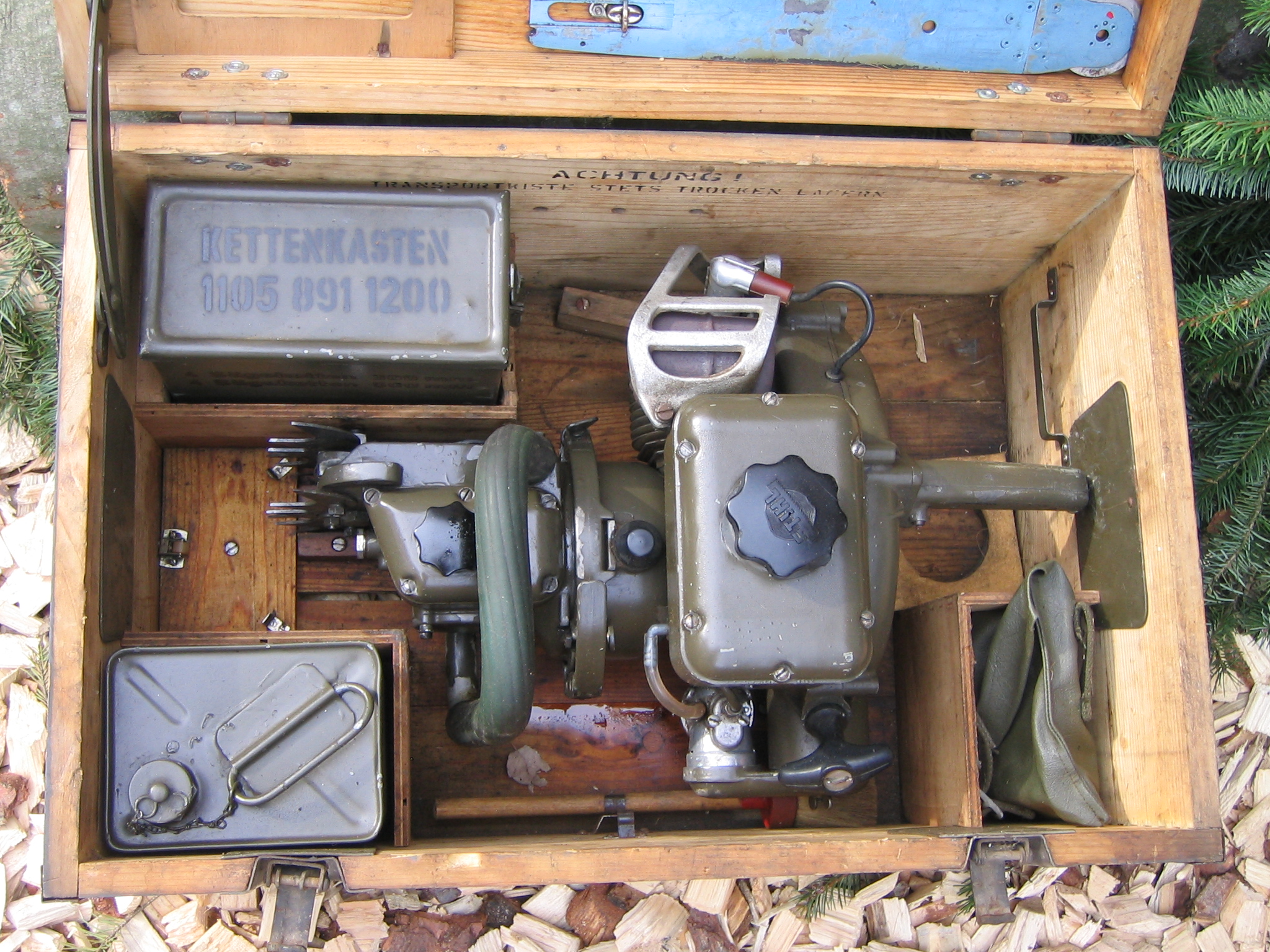 Kettenkasten 8810