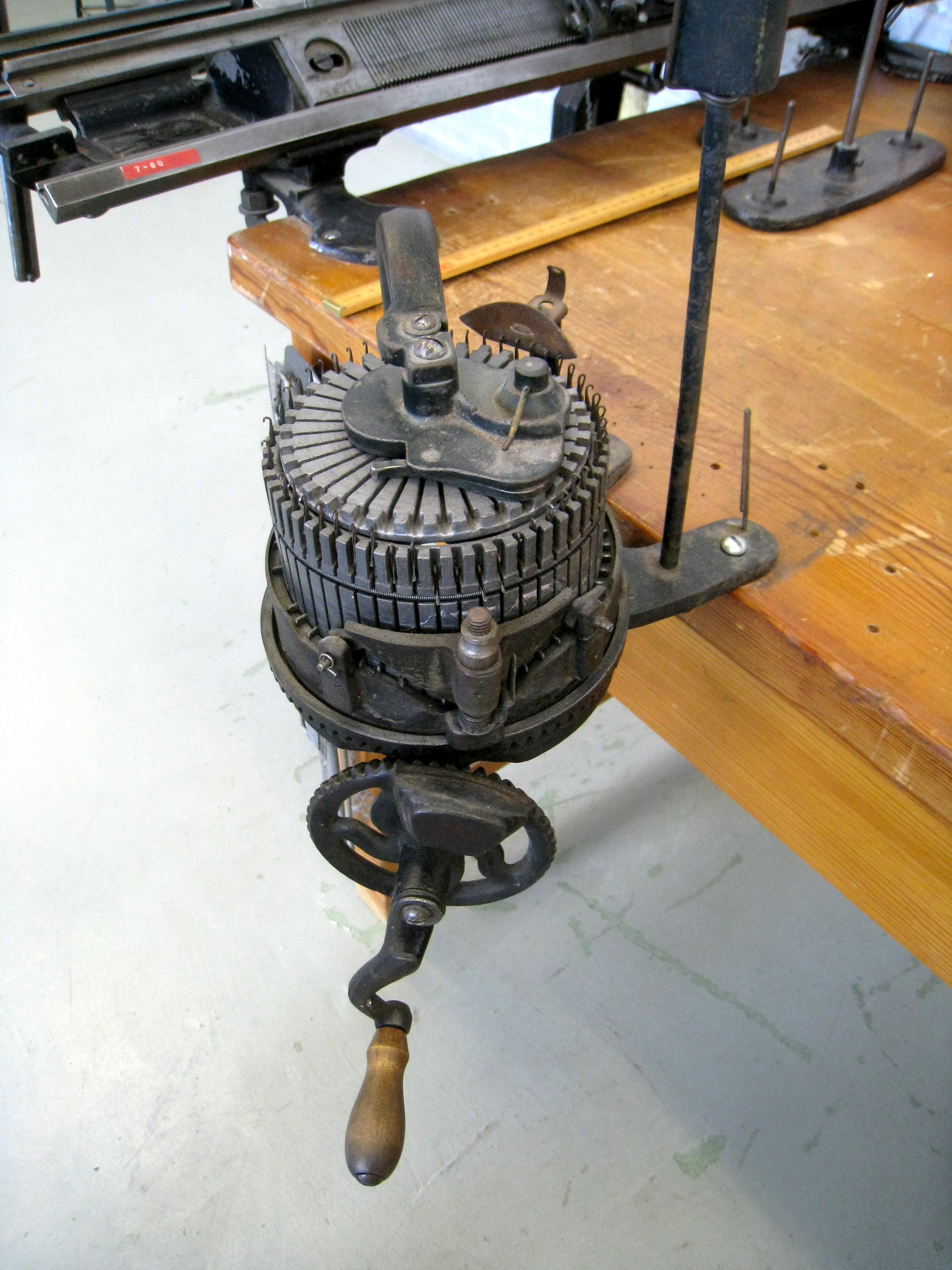 Knitting machine arbetes museum