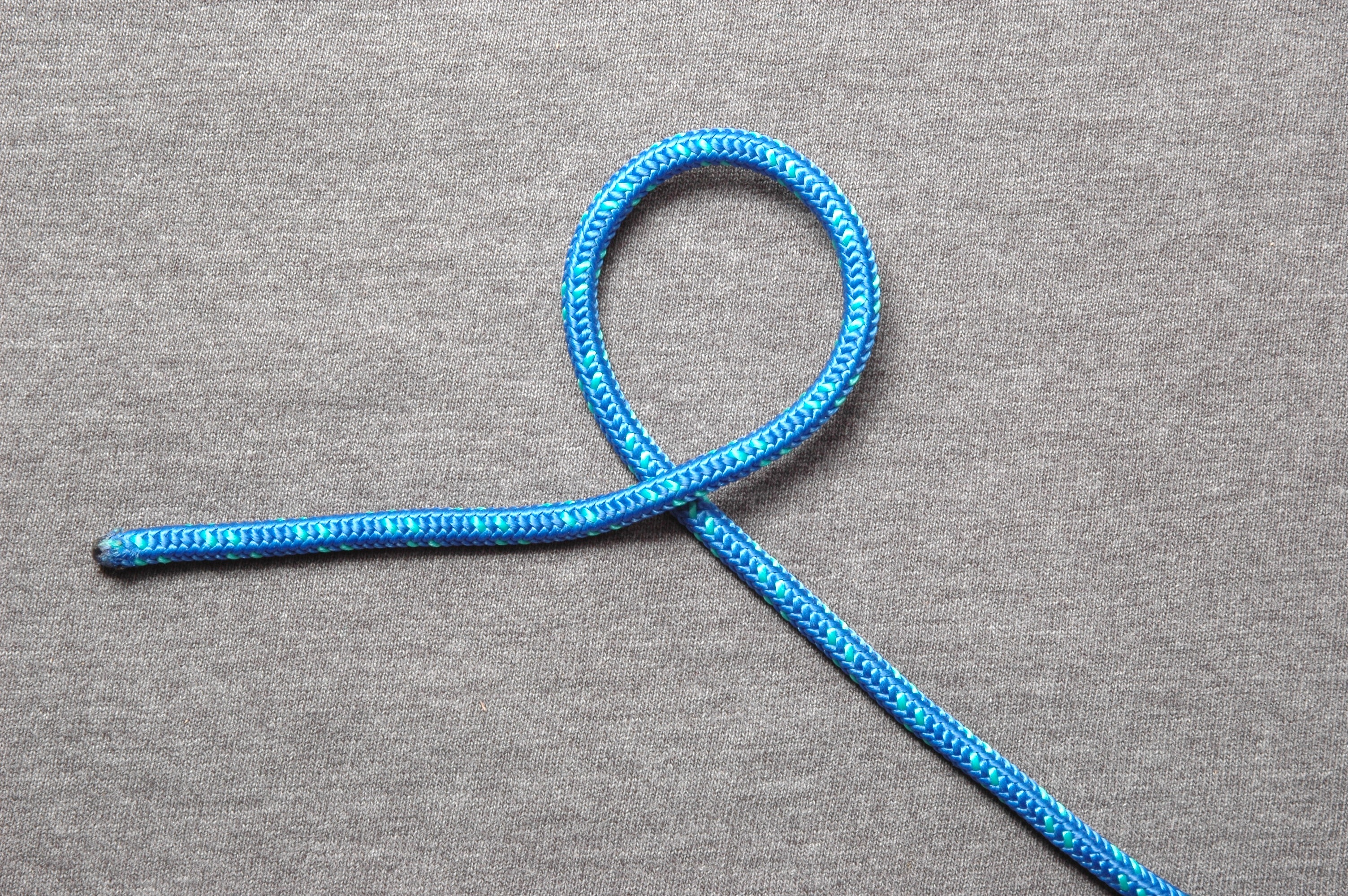 Marlinespike-hitch-ABOK-2030-Step1