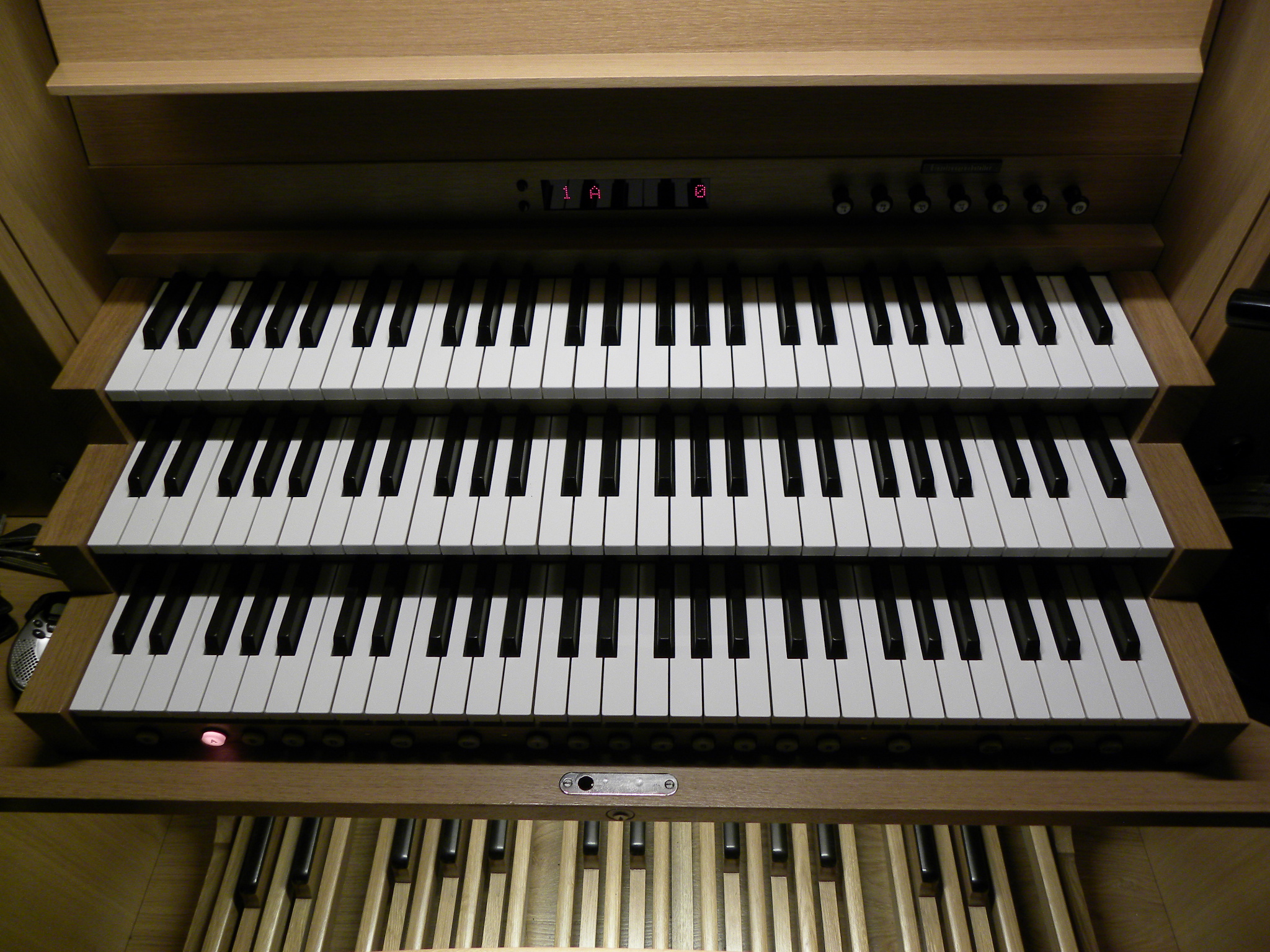 Organ manuals