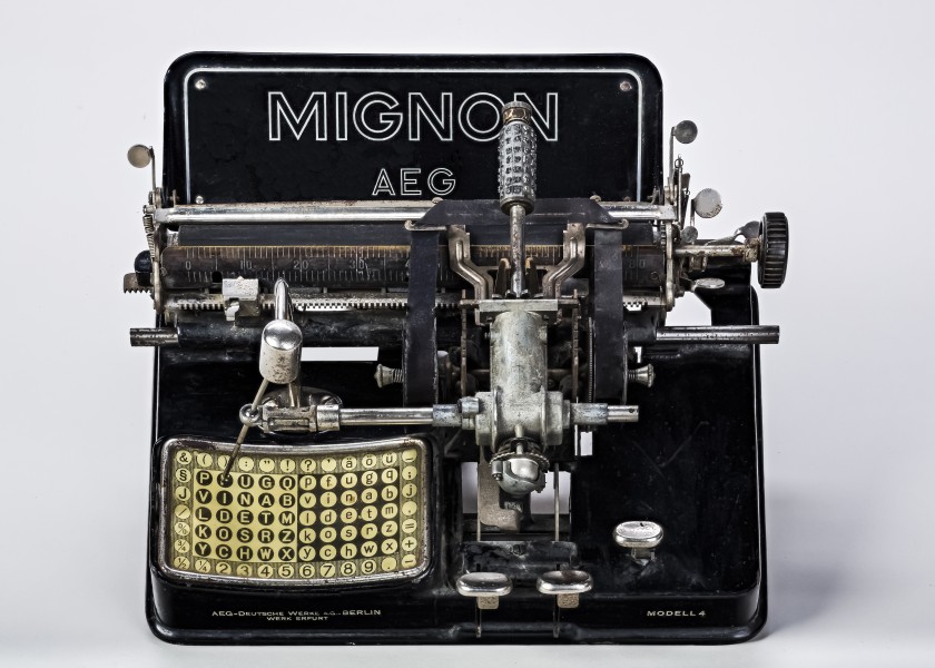 AEG-MIGNON-typewriter-02