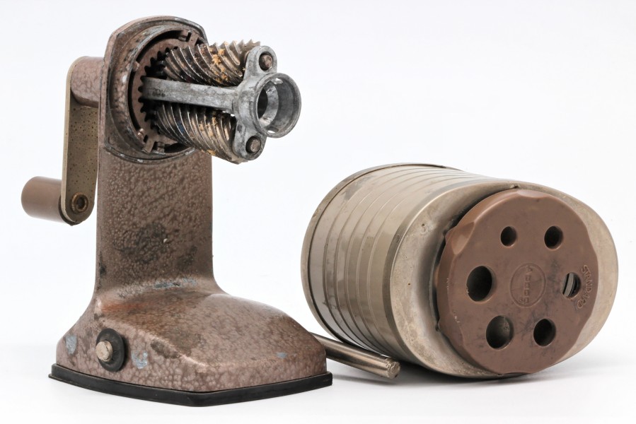 Apsco Vacuhold pencil sharpener 09