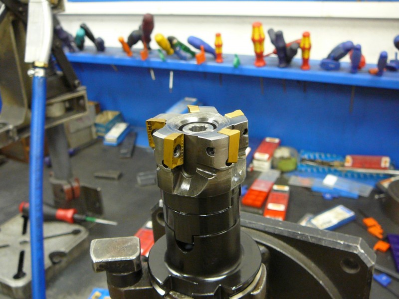 Carbide tipped face mill (1)