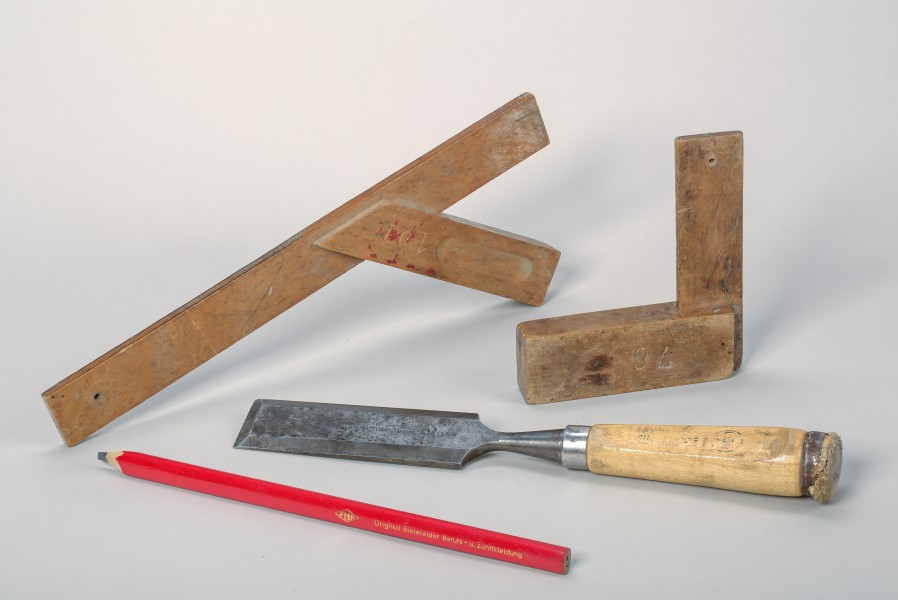 Carpenter-tools Beveled-edge-chisel-two-angle-gauges-and-carpenters-pencil-01