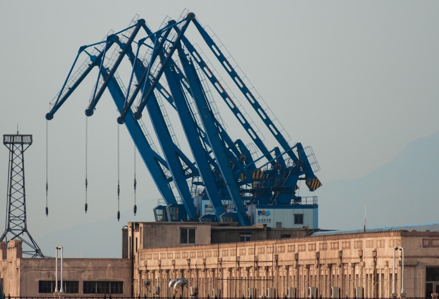 Dalian Liaoning China Crane-booms-in-Dalian-harbour-01