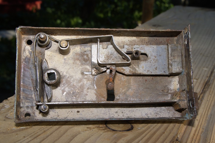 Door lock leverages