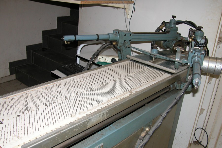 Fur let out cutting machine 2