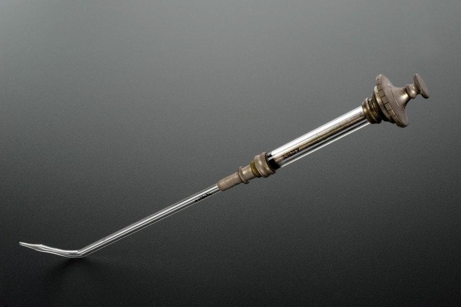 Glass syringe designed by Joseph Lister, United Kingdom, 187 Wellcome L0058256