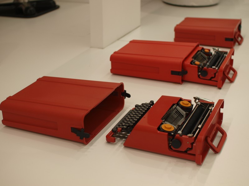 München Valentine Portable Typewriter