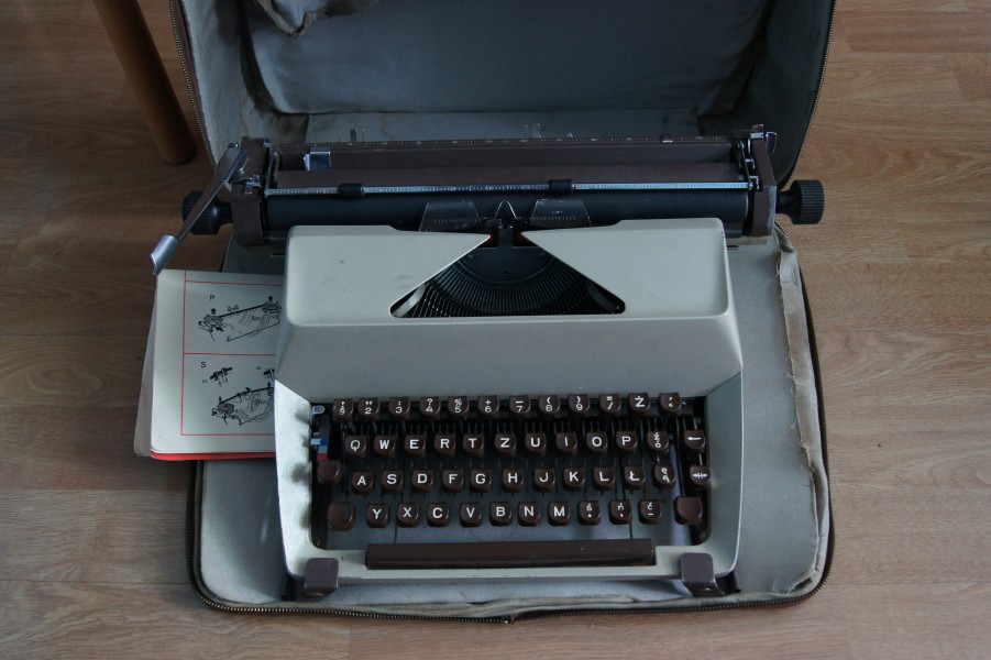 Maszyna do pisania Łucznik 1304