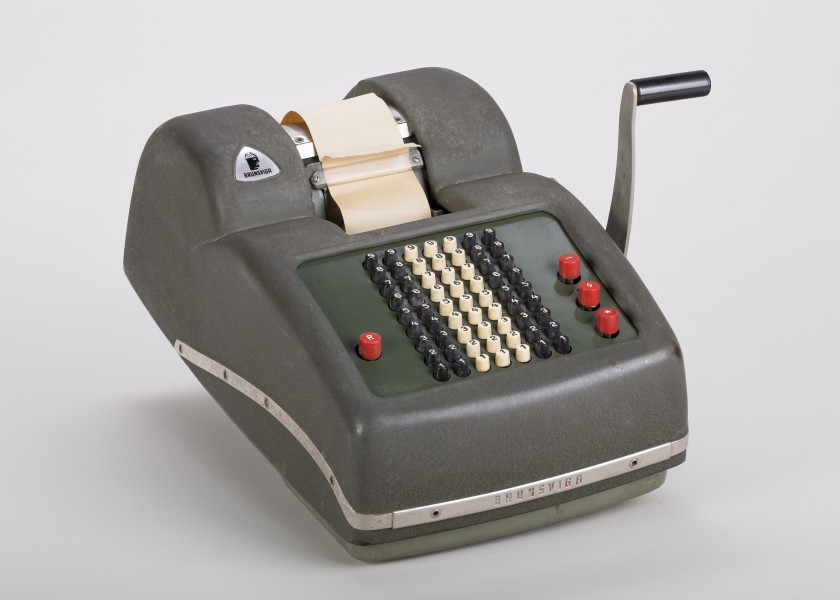 Mechanical-calculator-Brunsviga-800-01