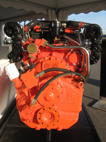 ScaniaV8engine