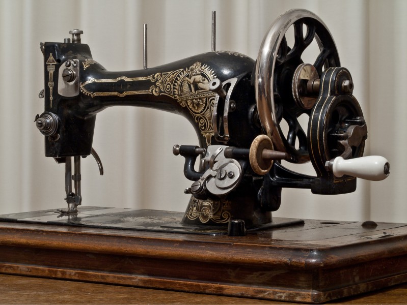 Succes vintage sewing machine