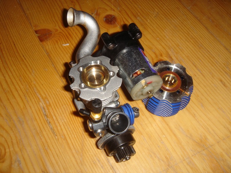 TRX2.5R Motor mit abmontiertem Kühlkopf