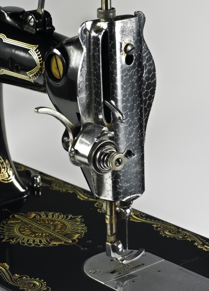 Vesta sewing machine IMGP0811