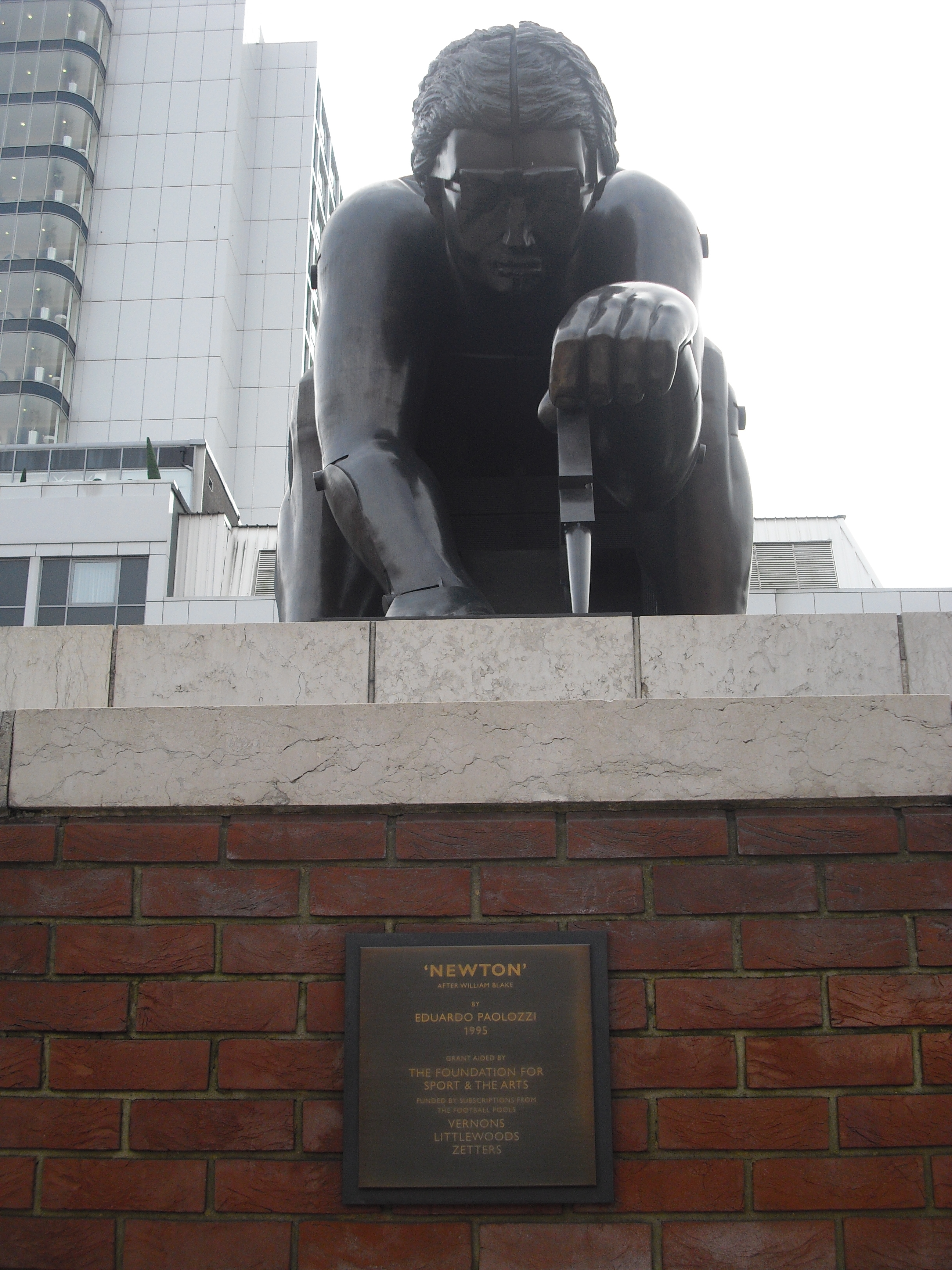 STATUE IN THE BRITISH LIBRARY2 3 3 2010