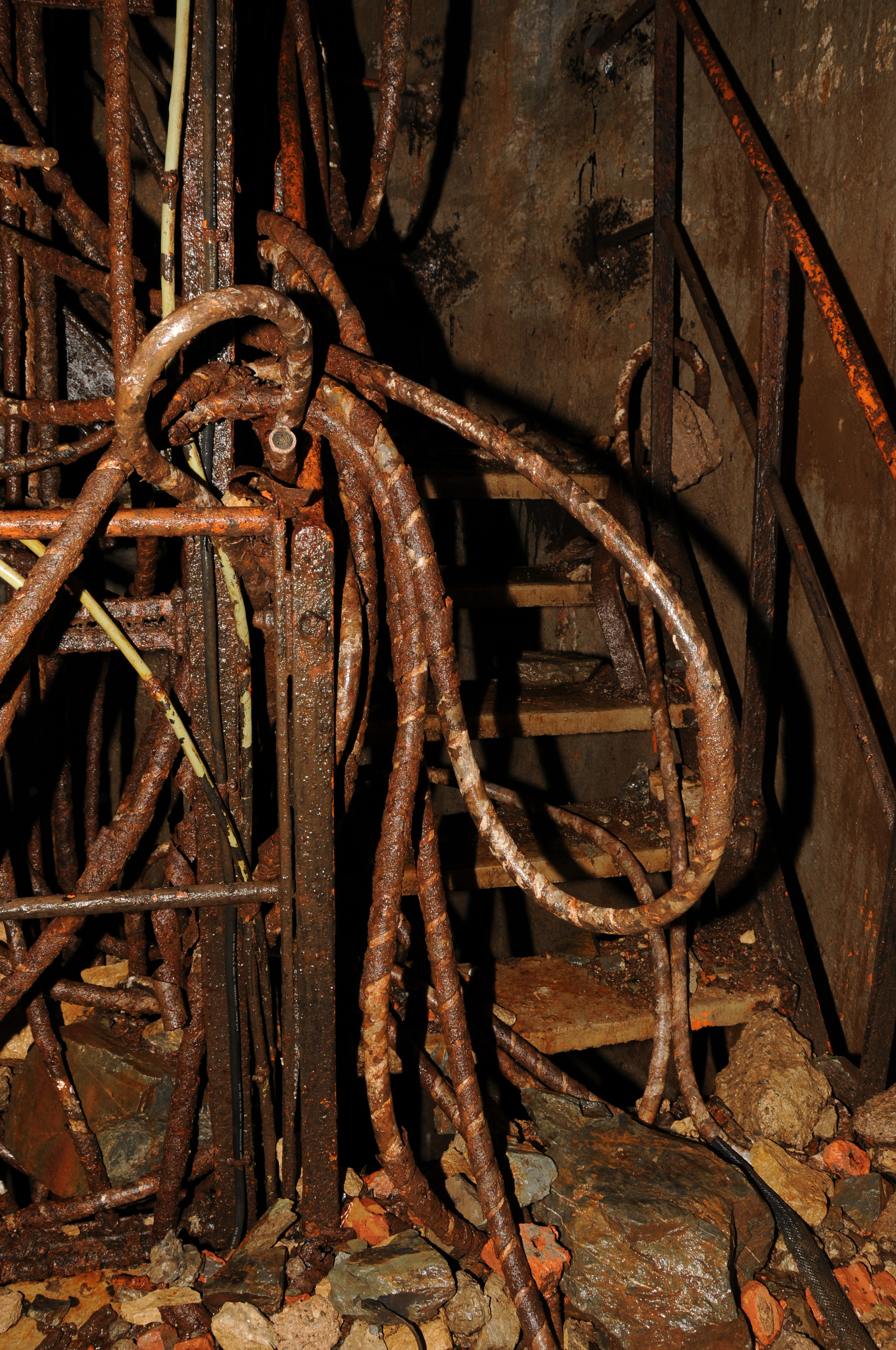 Thomas Bresson - cables (by)