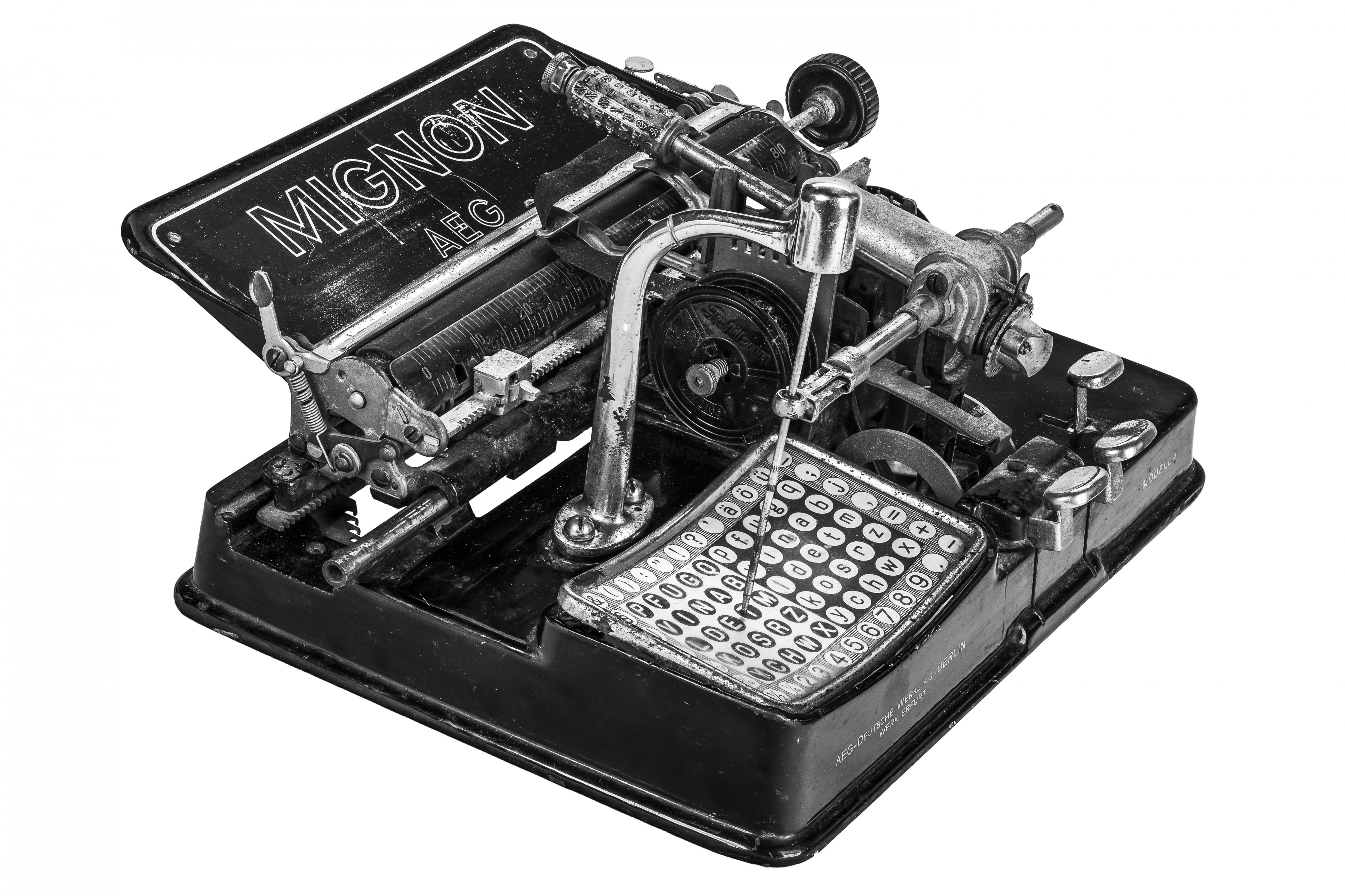 AEG-MIGNON-typewriter-01