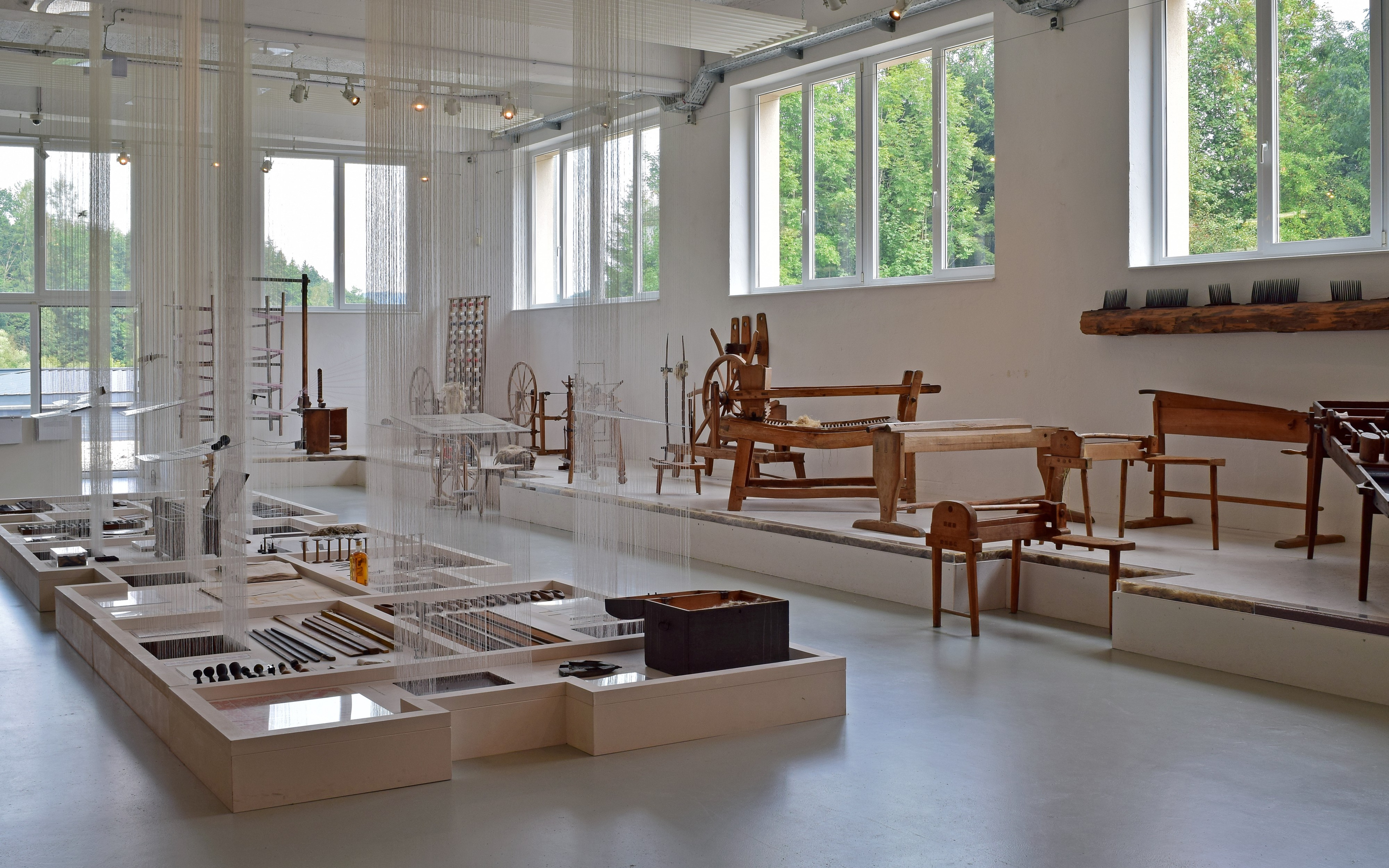 Haslach an der Mühl - Textiles Zentrum Haslach - 27 - Blick in einen Ausstellungsraum