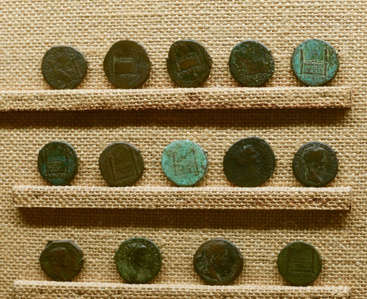 Altar of Lugdunum on Roman coins - Musée gallo-romain de Fourvière - 14 coins