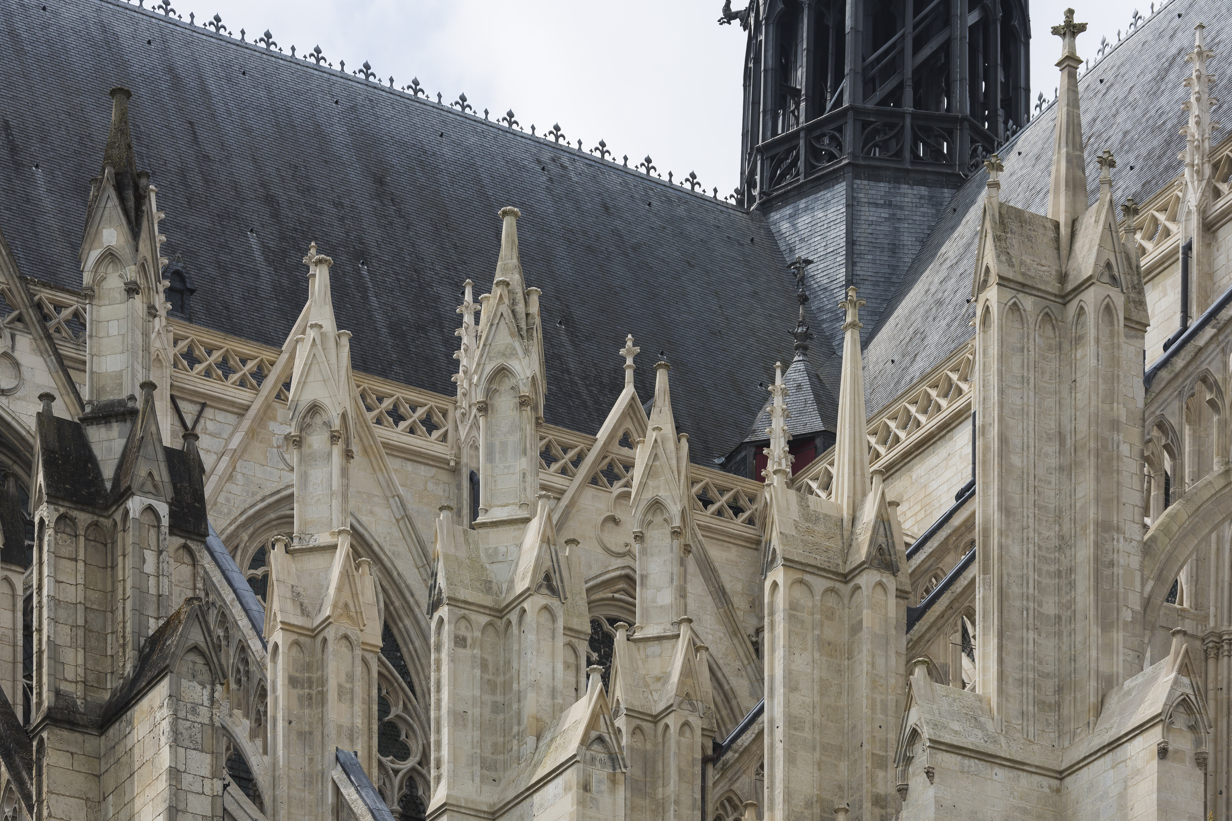Amiens France Cathédrale-Notre-Dame-d-Amiens-13a