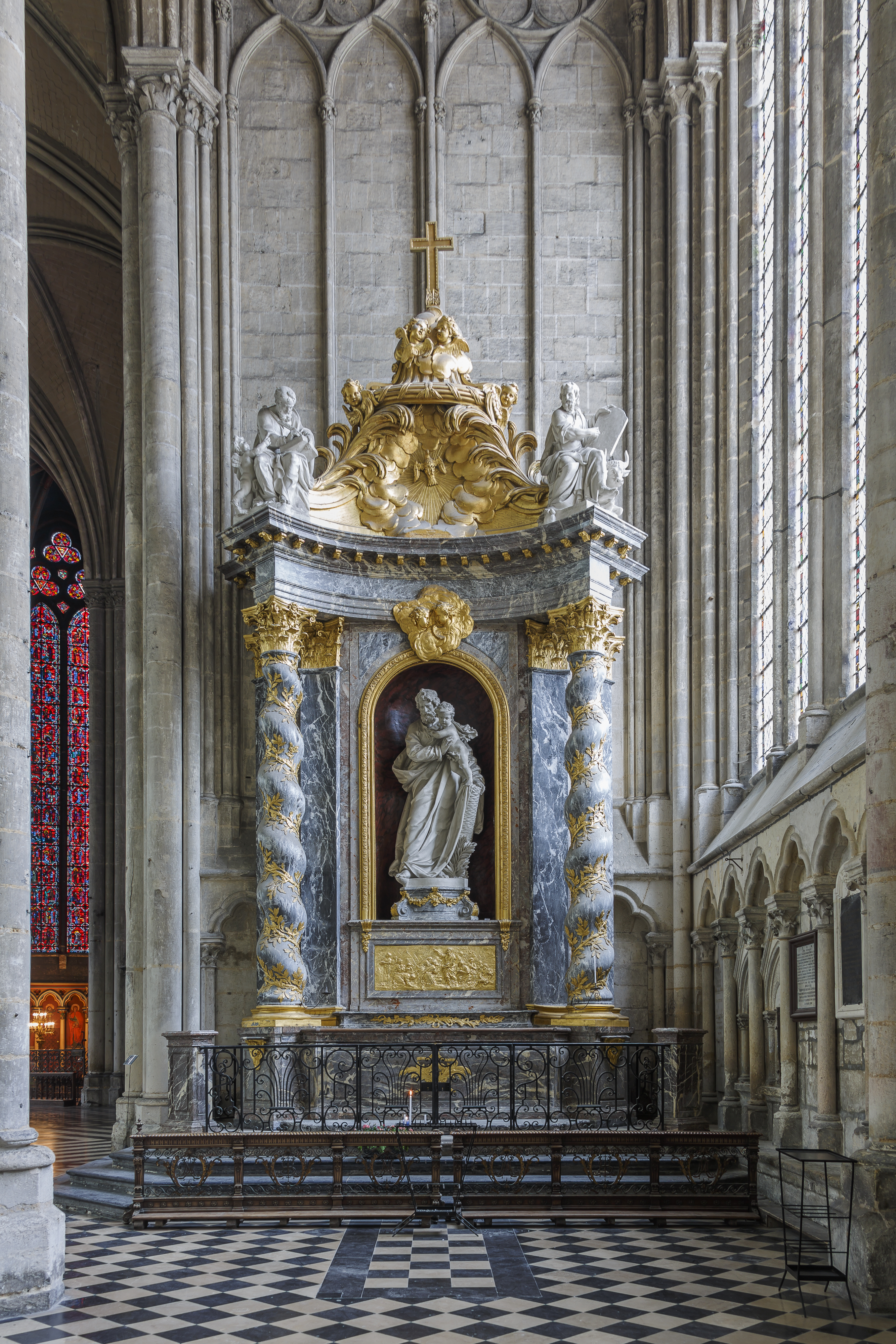 Amiens France Cathédrale-Notre-Dame-d-Amiens-15