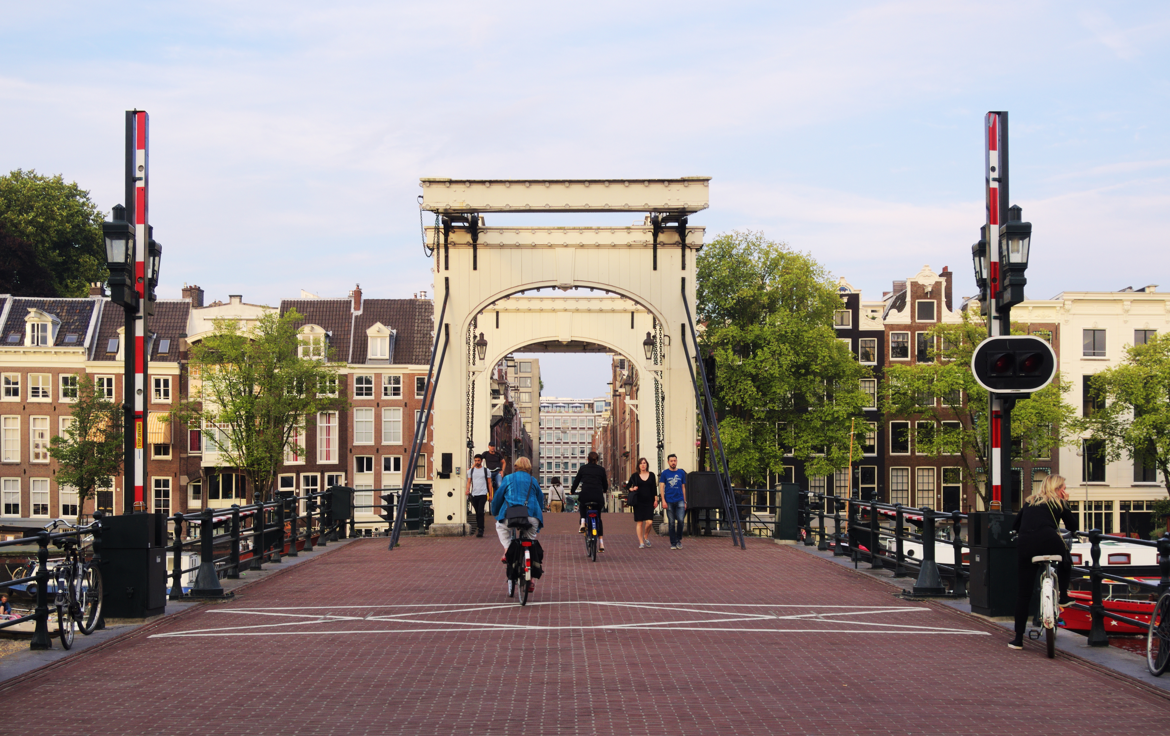 Magere Brug 2044