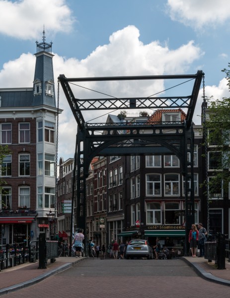 Amsterdam (NL), Brücke am Kloveniersburgwal -- 2015 -- 7239