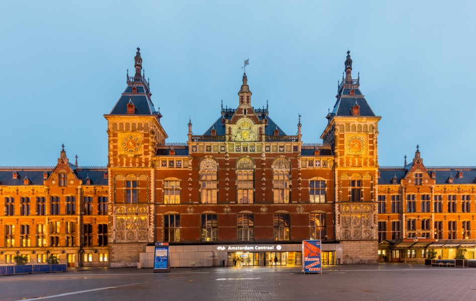 Estación Central, Ámsterdam, Países Bajos, 2016-05-30, DD 01-03 HDR