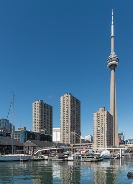 Toronto yacht harbor and CN Tower, Southeast view 20170417 1