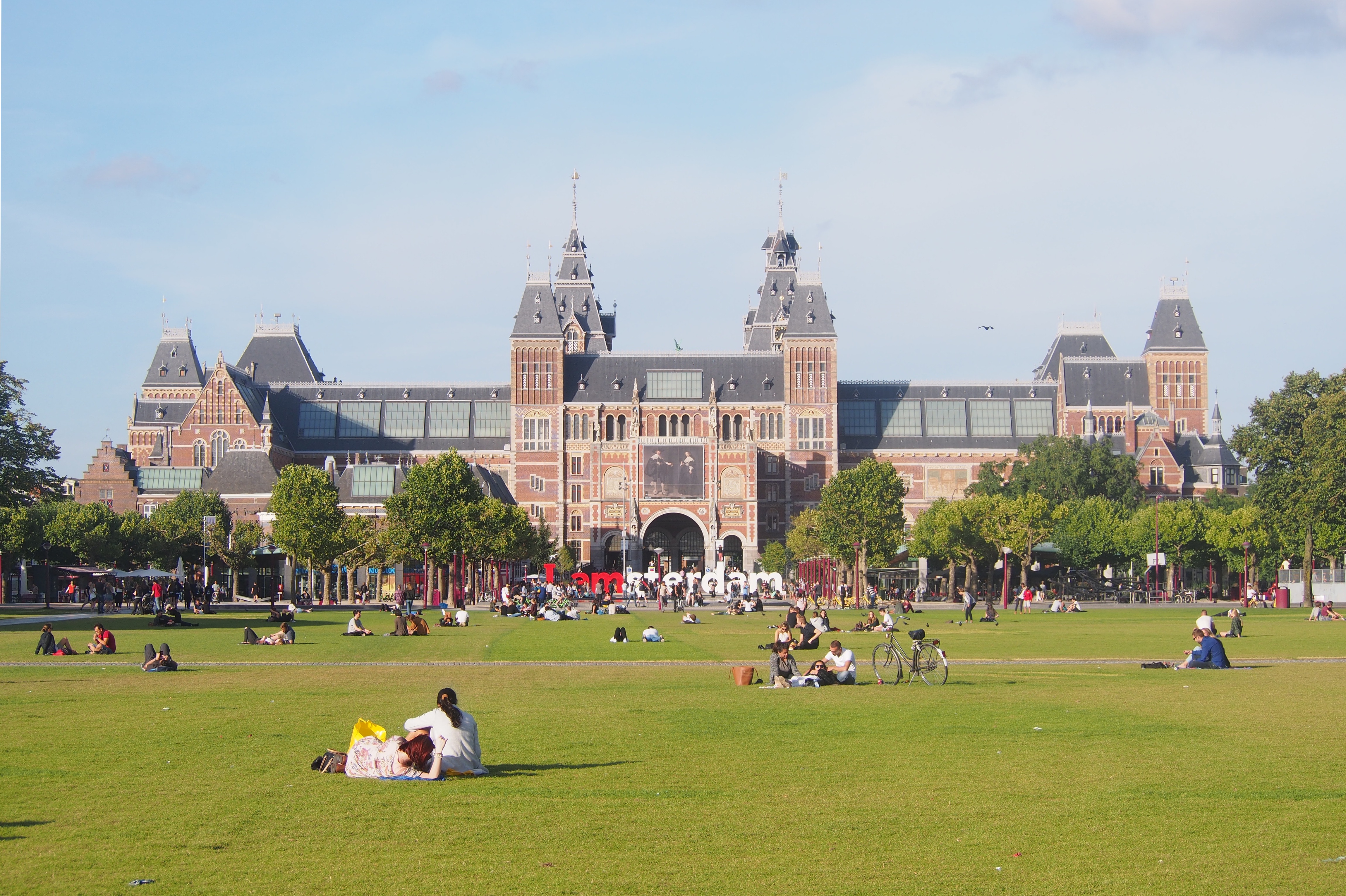 Rijksmuseum from Museumplein 2523